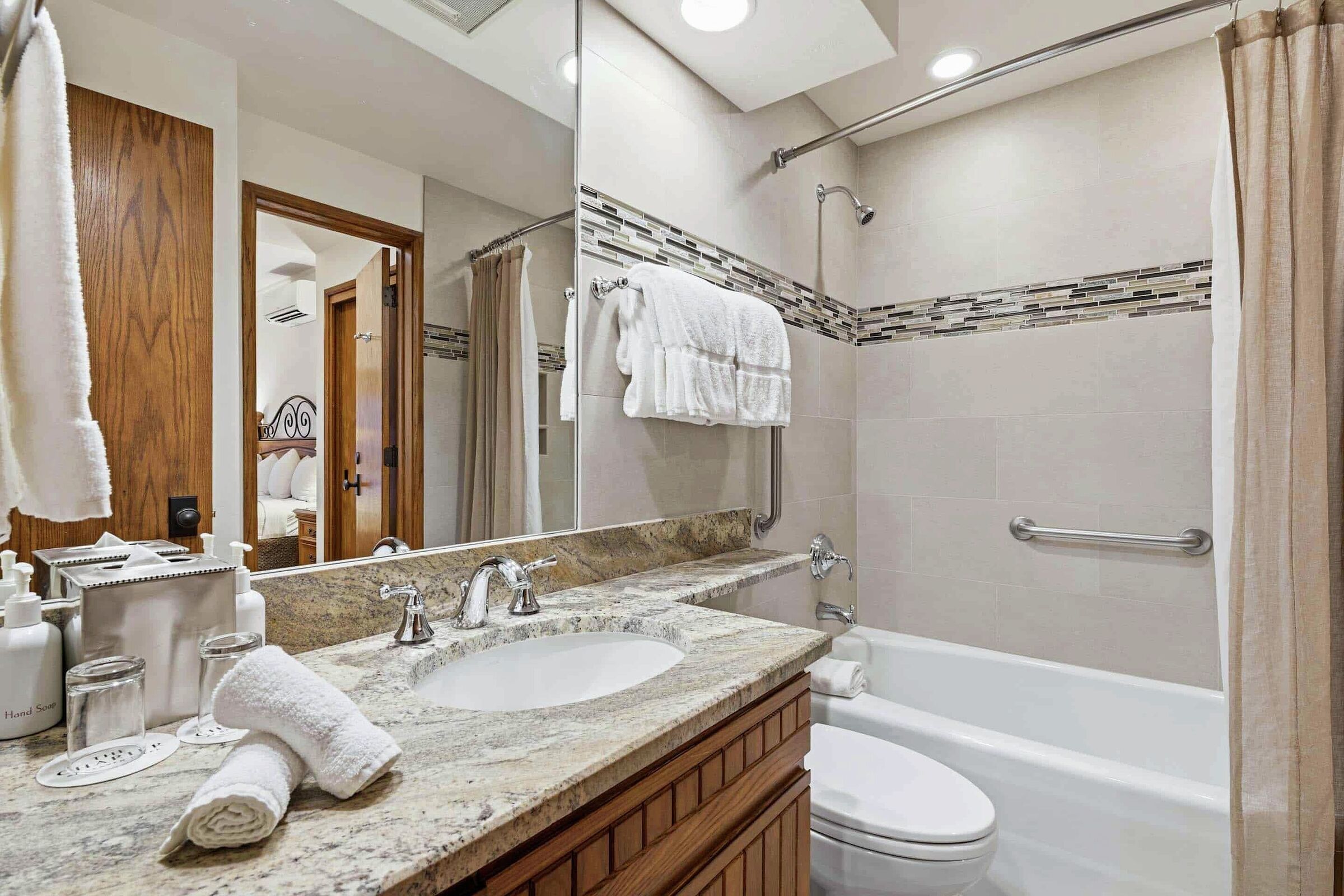 #A260 - Ensuite Bathroom