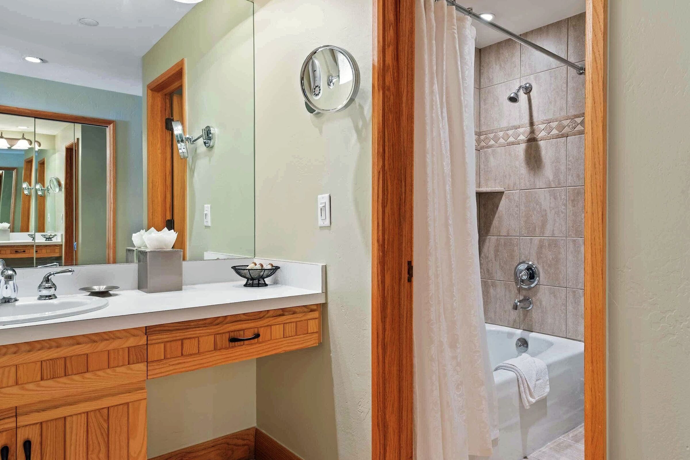 #B1405 - Ensuite Bathroom