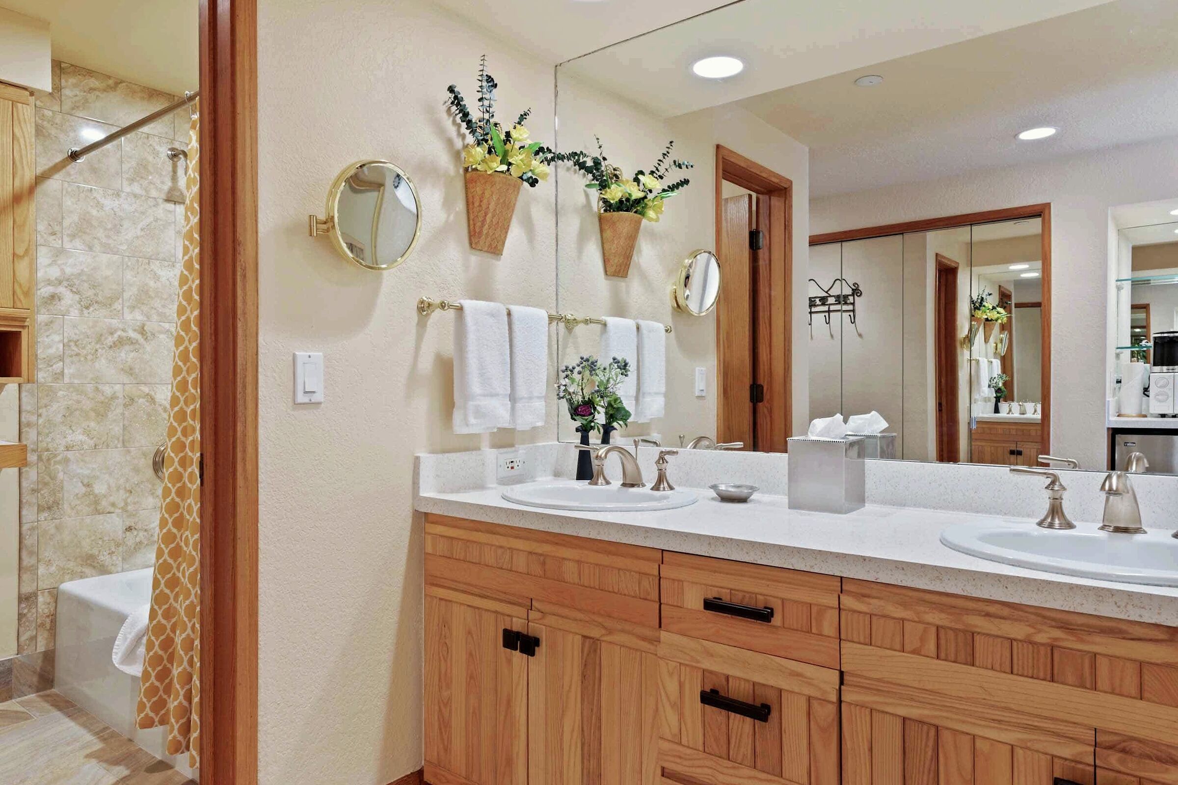 #C0405 - Master Ensuite Bathroom