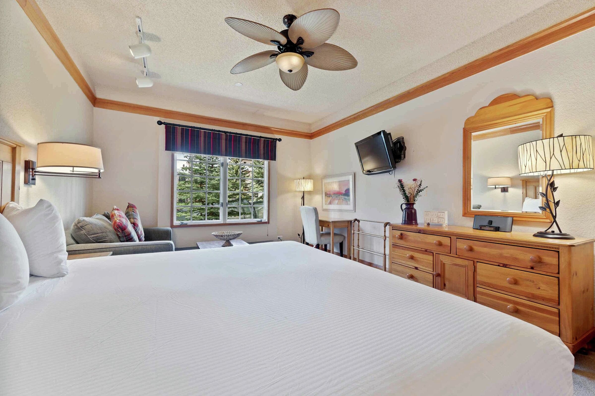 #C0405 - Master Bedroom