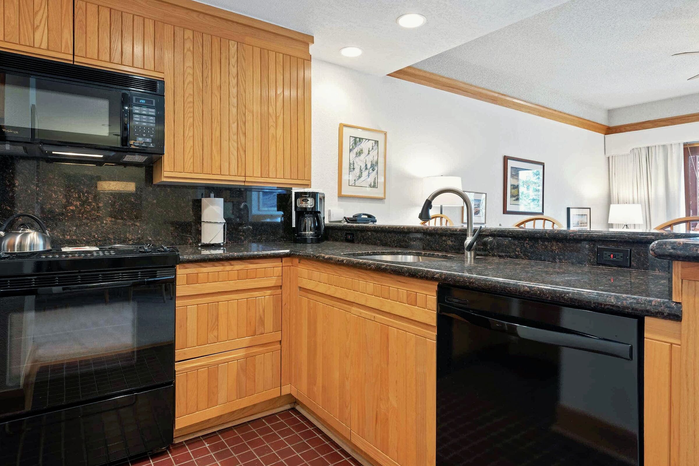 #C3305 - Kitchen