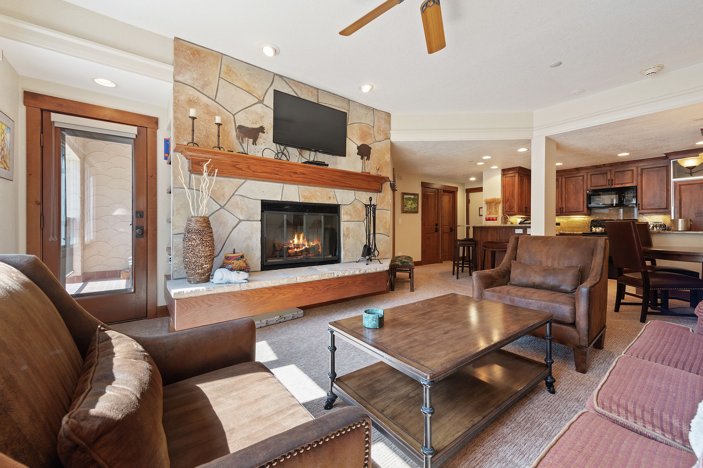 #D140 - Living Area