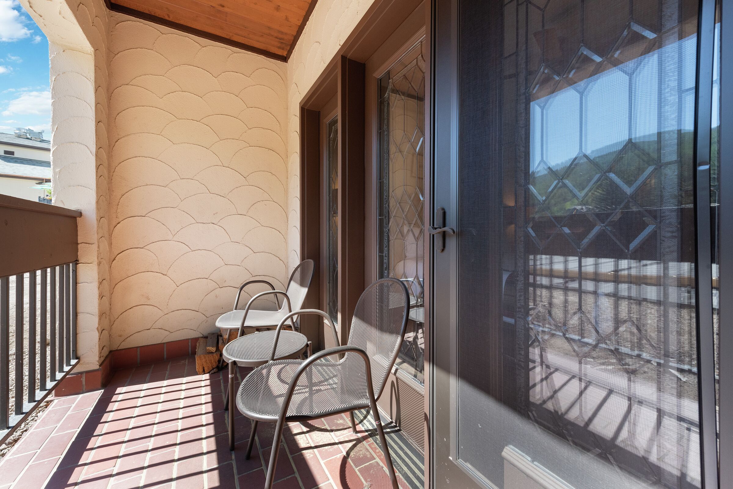 #D140 - Balcony
