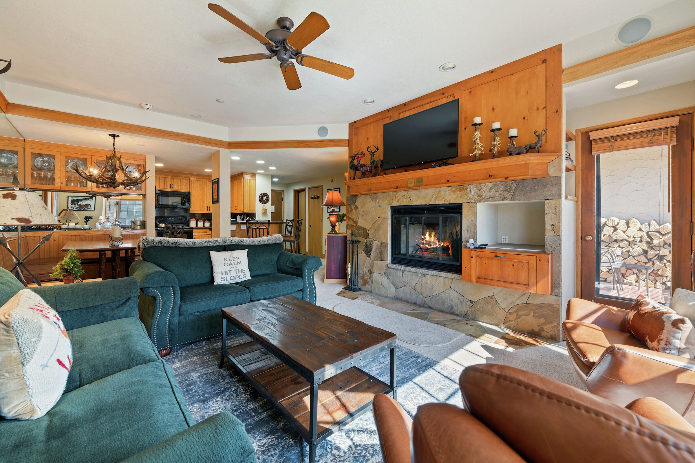 #D360 - Living Area