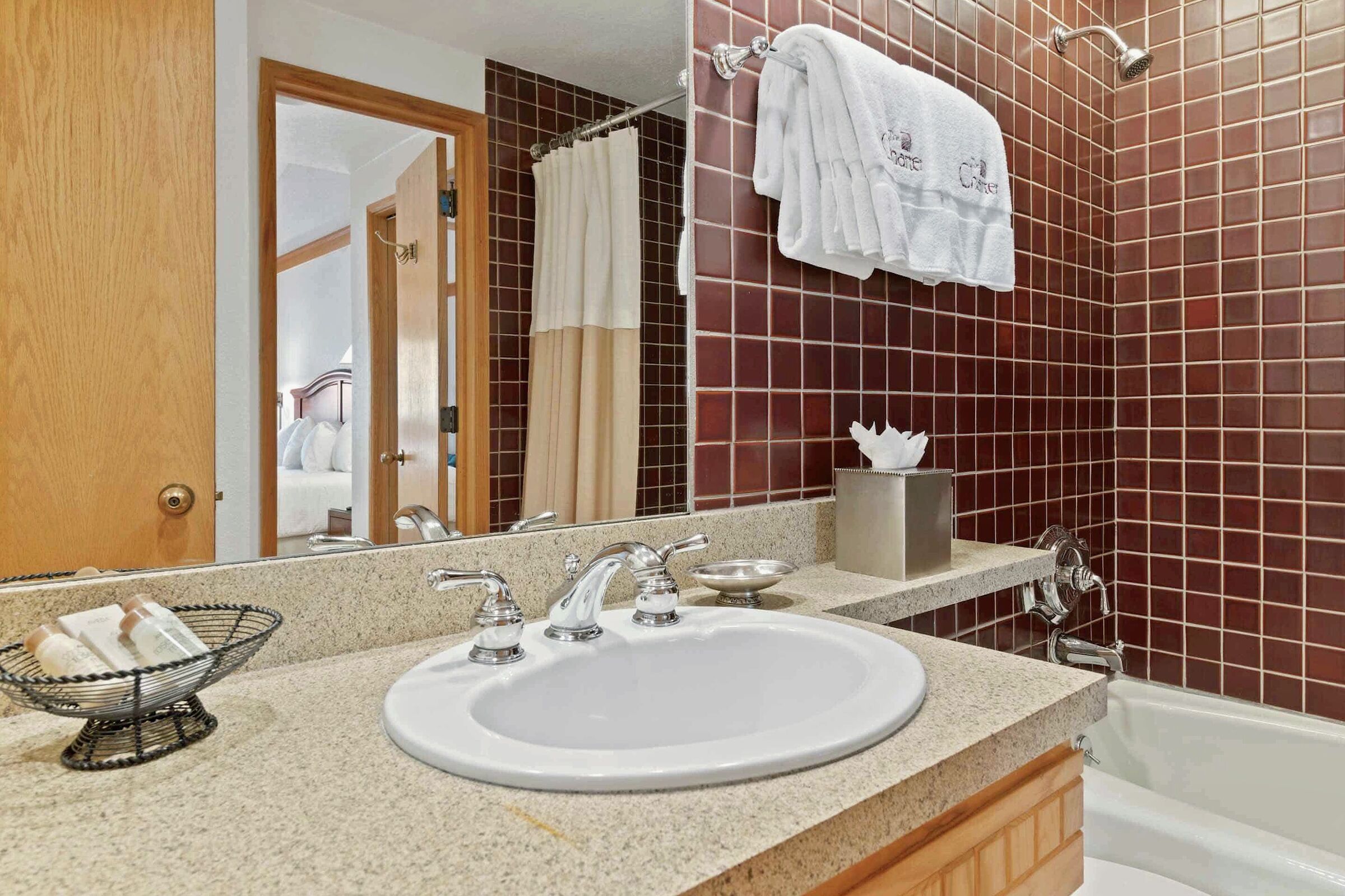 #D4105 - Master Ensuite Bathroom