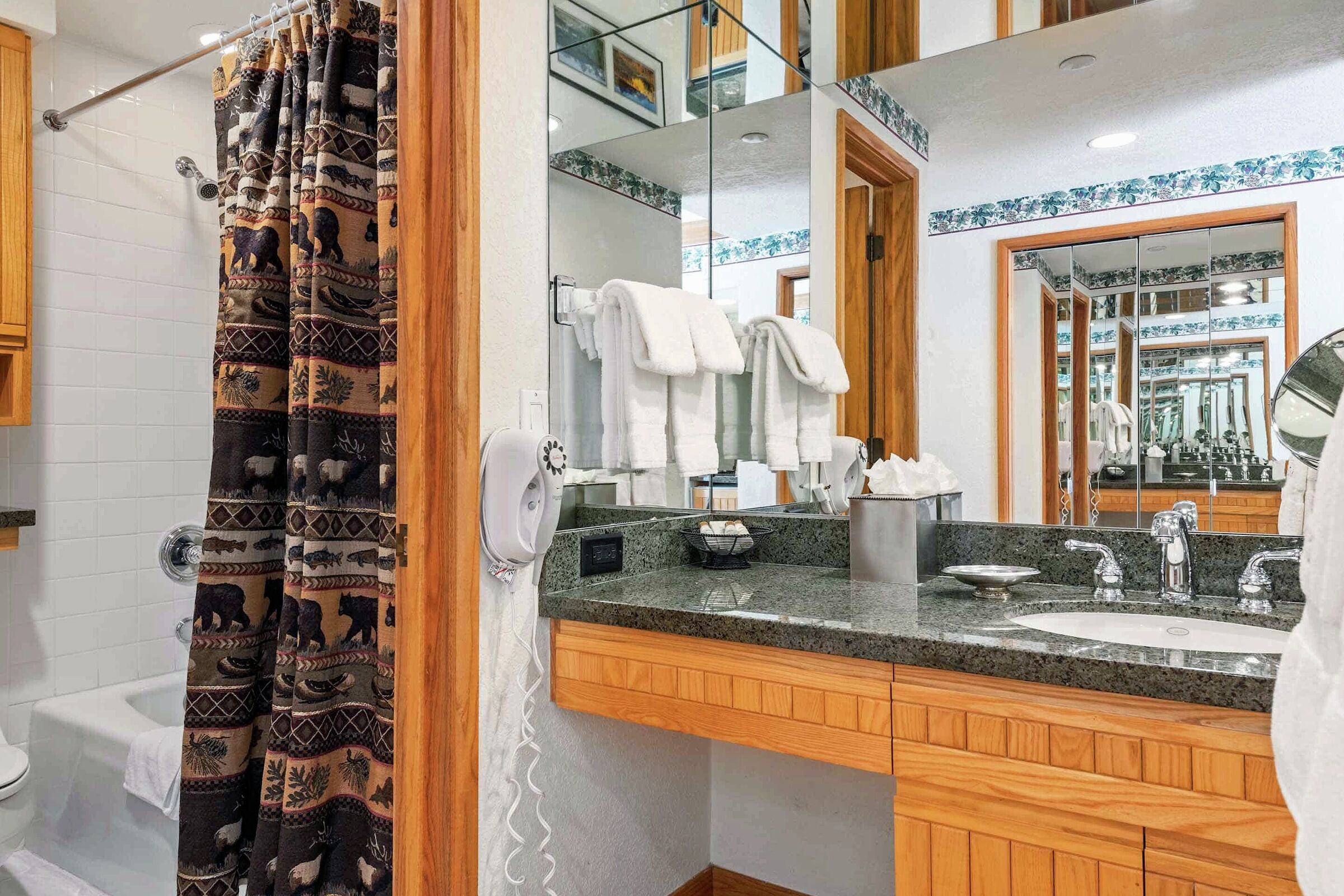 #D4205 - Ensuite Bathroom