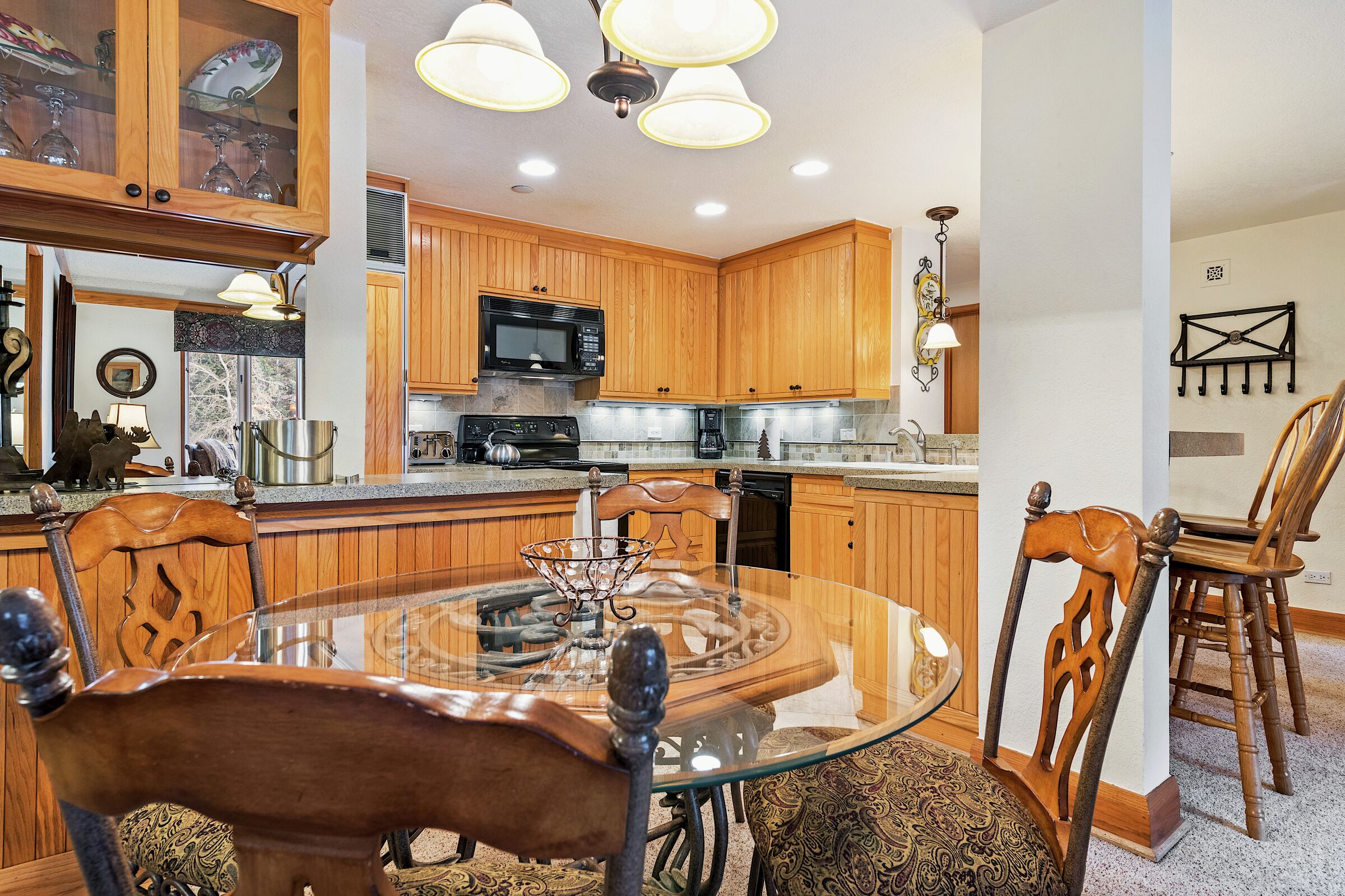 #D430 - Dining Room & Kitchen
