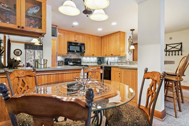 Dining Room & Kitchen