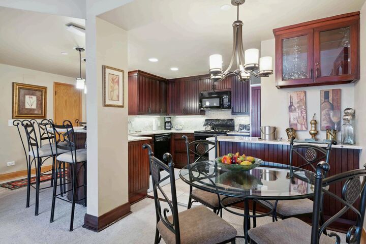 Dining Room & Kitchen