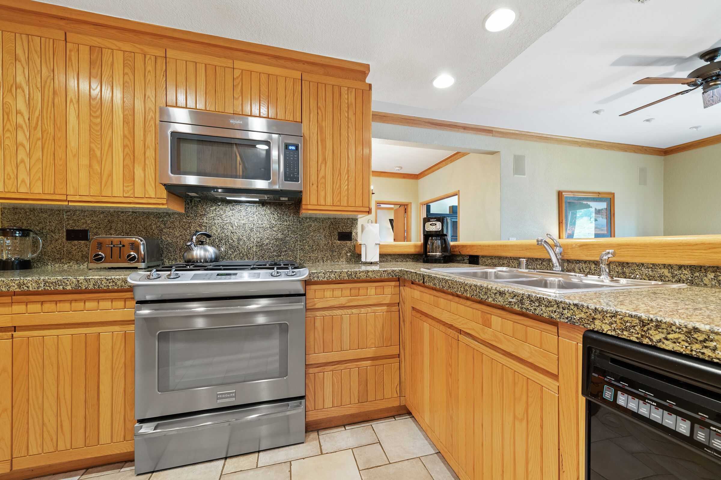 #E330 - Kitchen