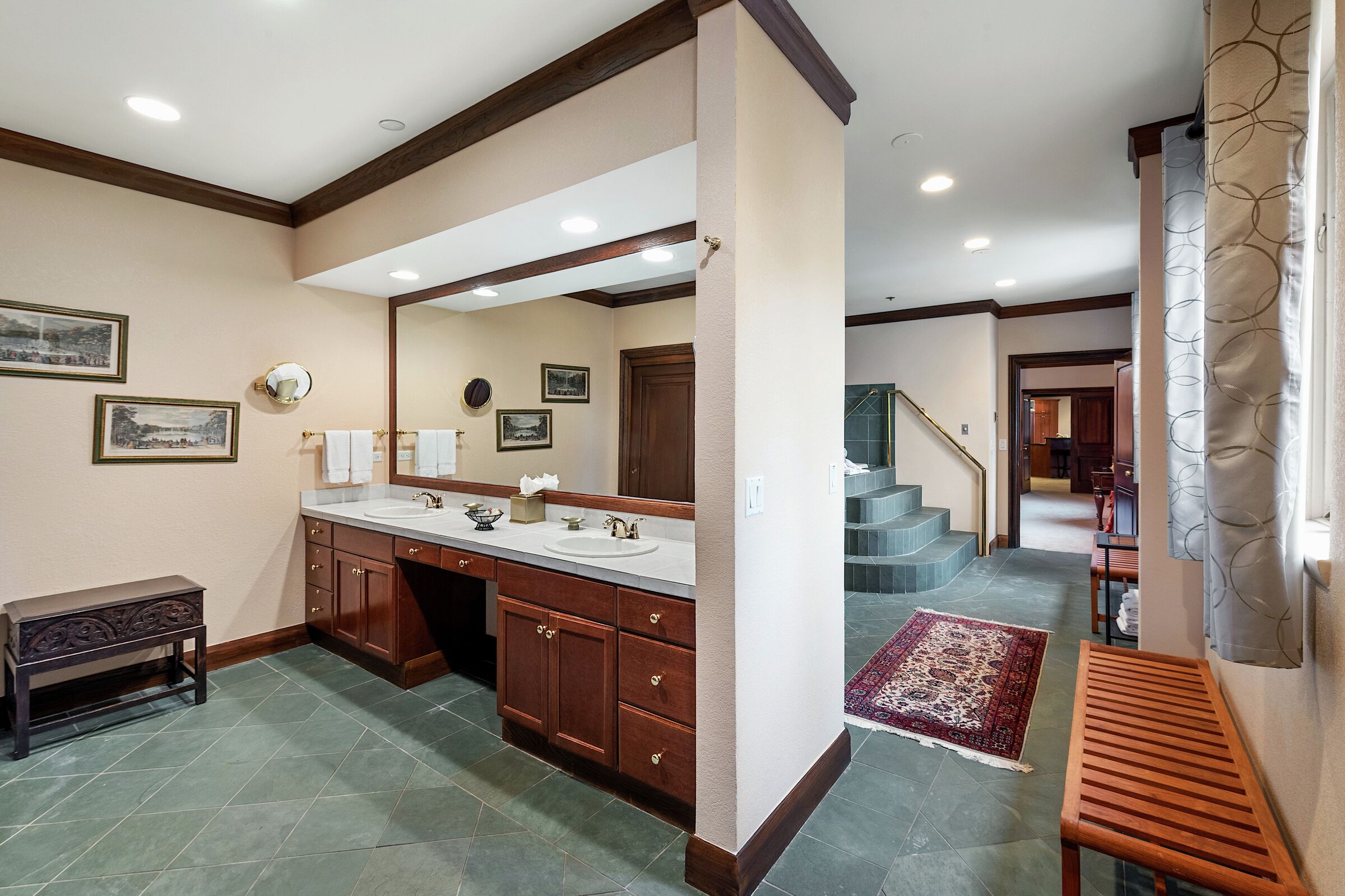 #L333 - Master Ensuite Bathroom