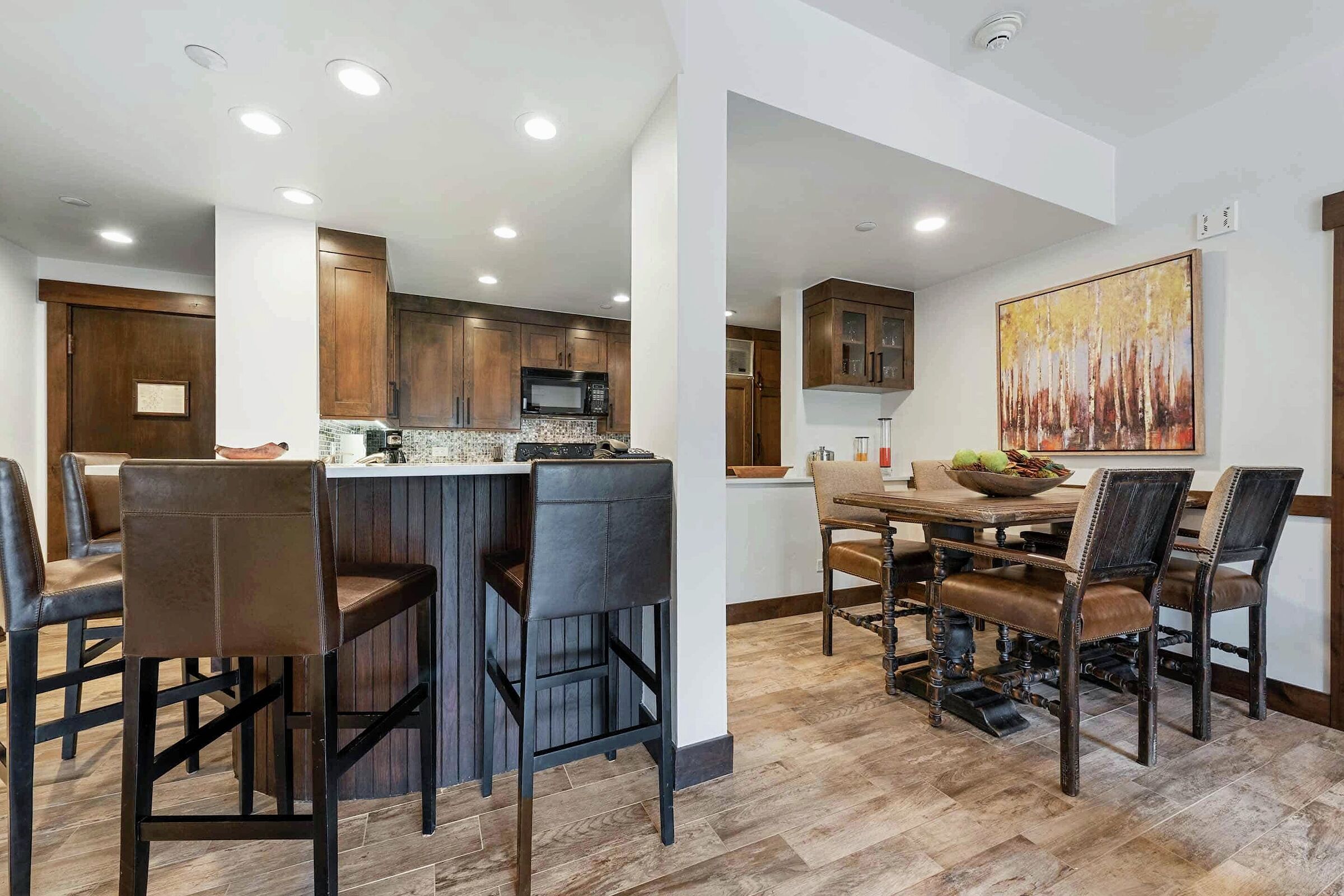 Dining Room & Kitchen