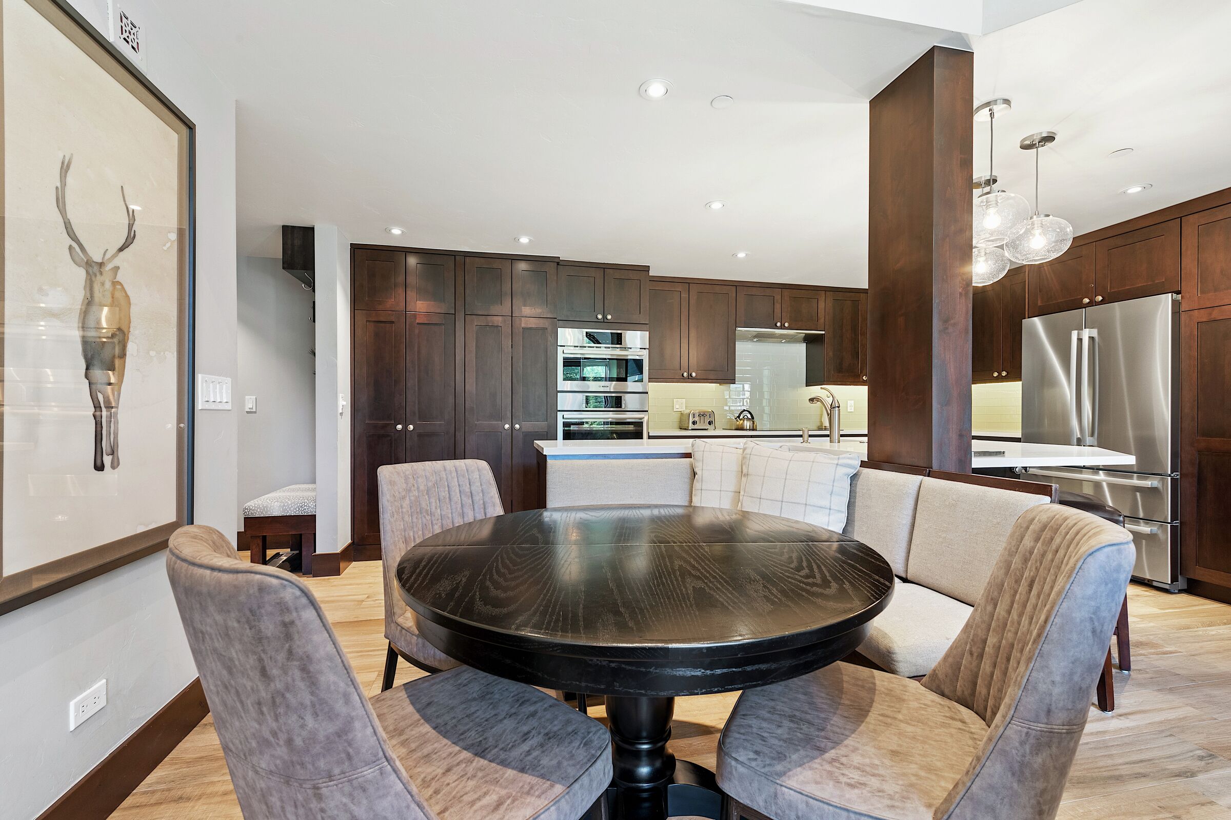 #B440 - Dining Room & Kitchen