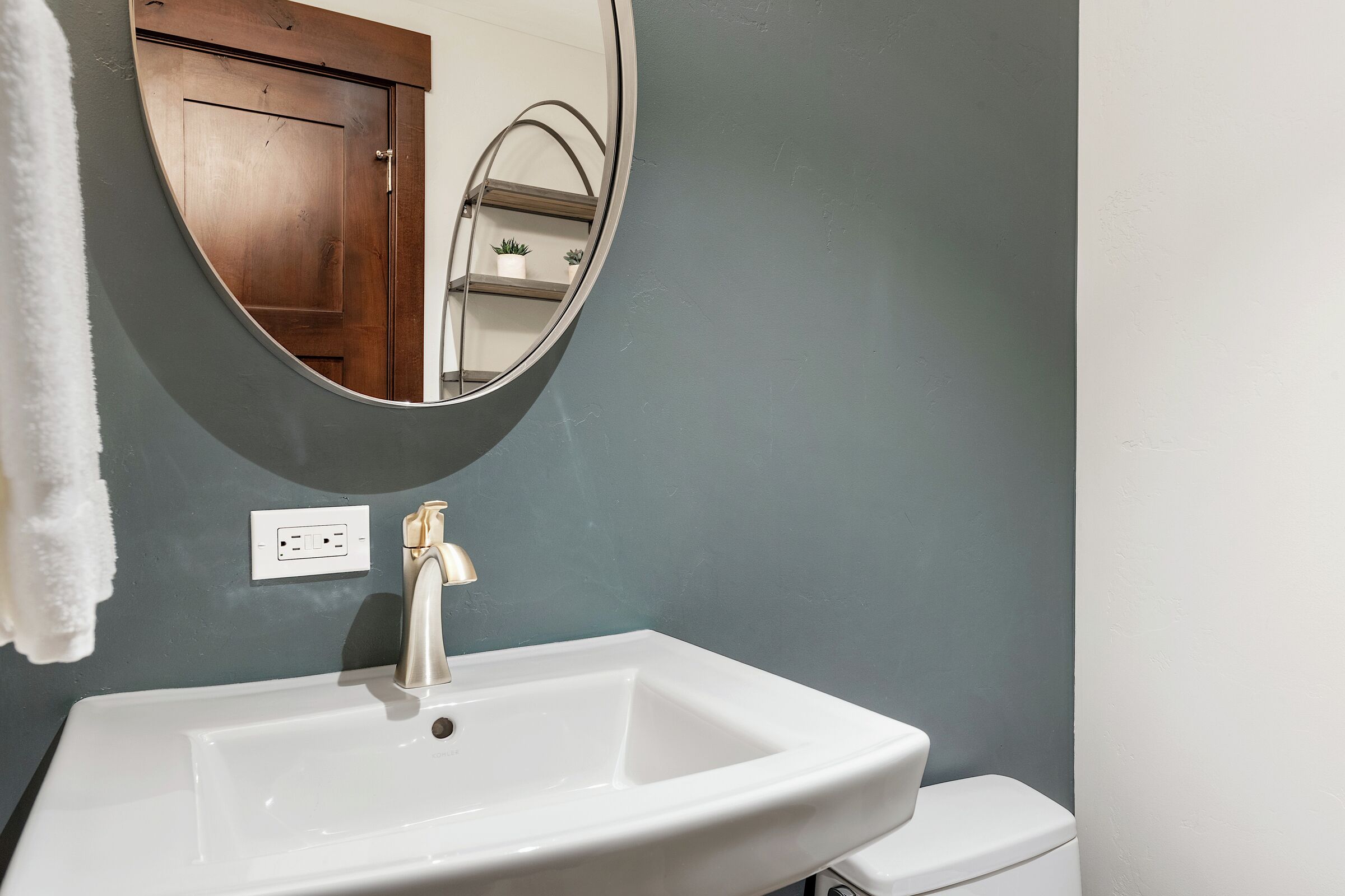 #B440 - Bathroom