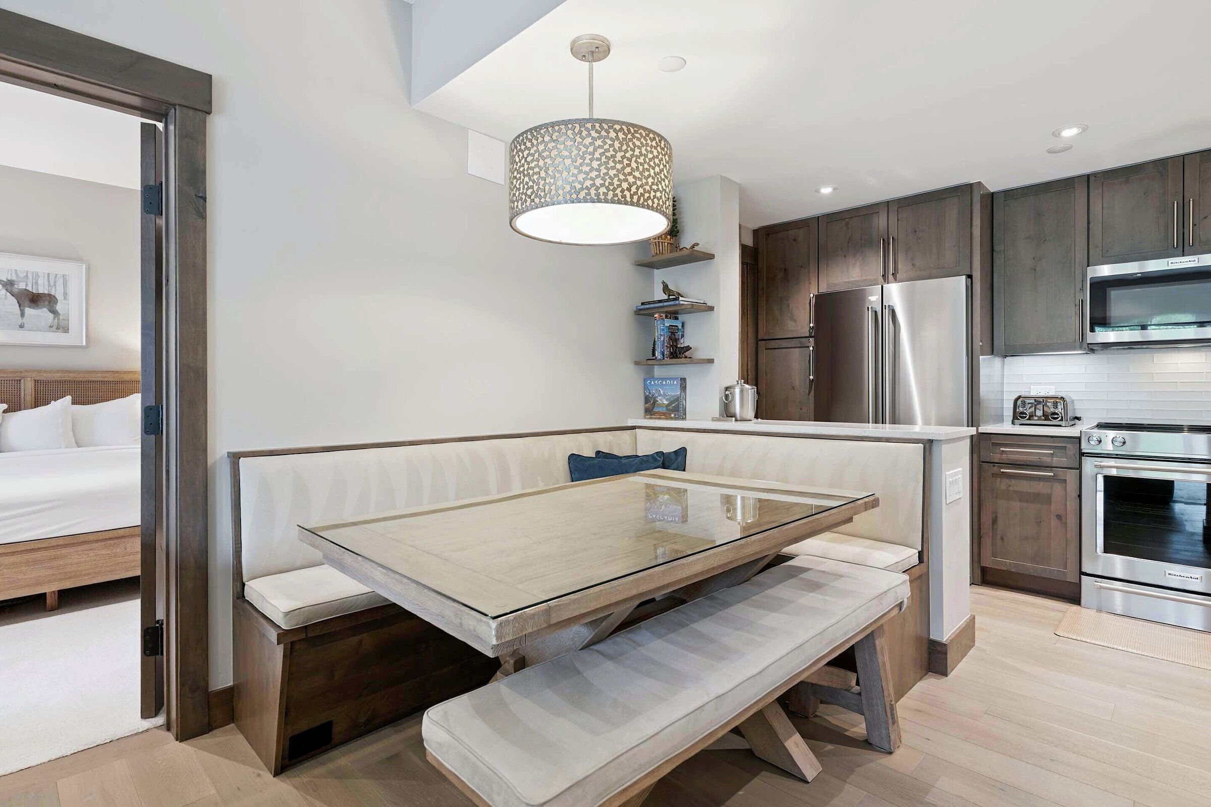 #B340 - Dining Area