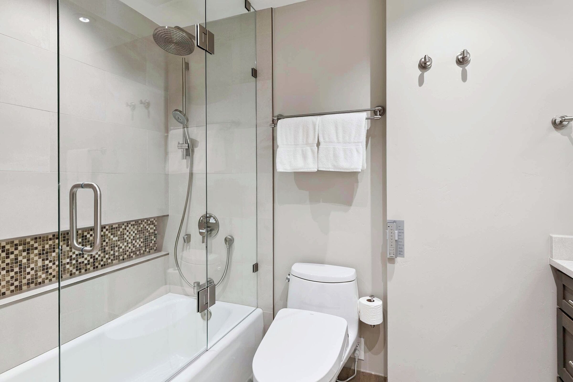#B340 - Ensuite Bathroom