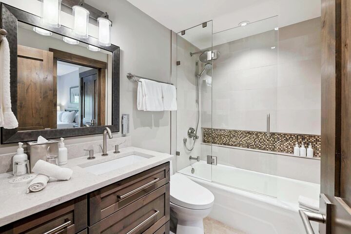 Master Ensuite Bathroom