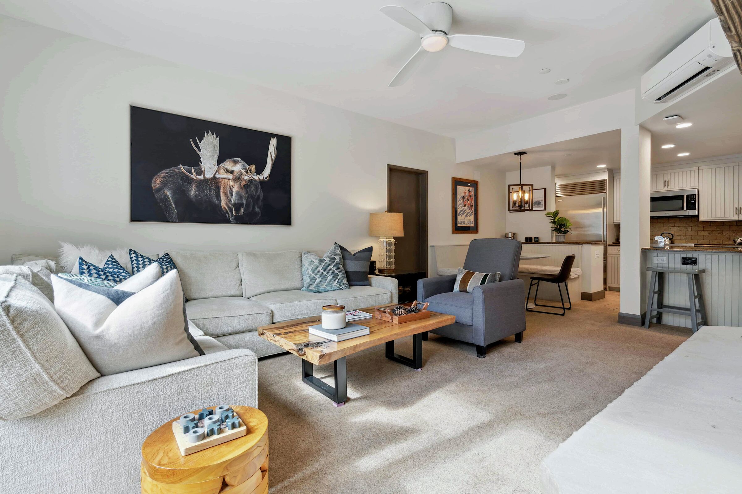 #F2305 - Living Area