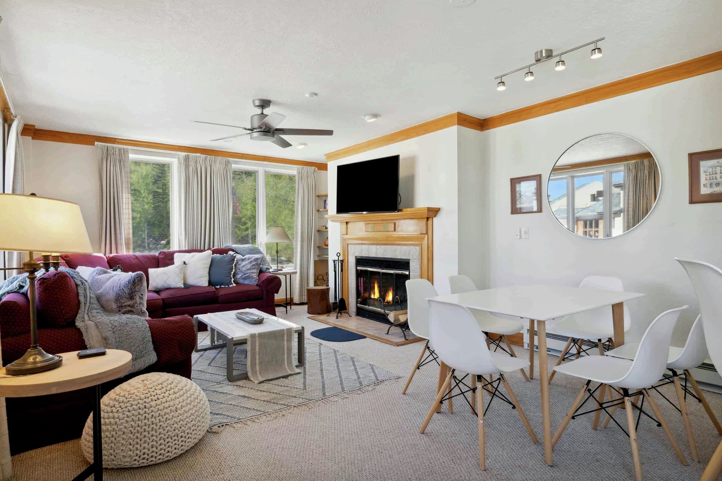 #L222 - Living Room & Dining Room