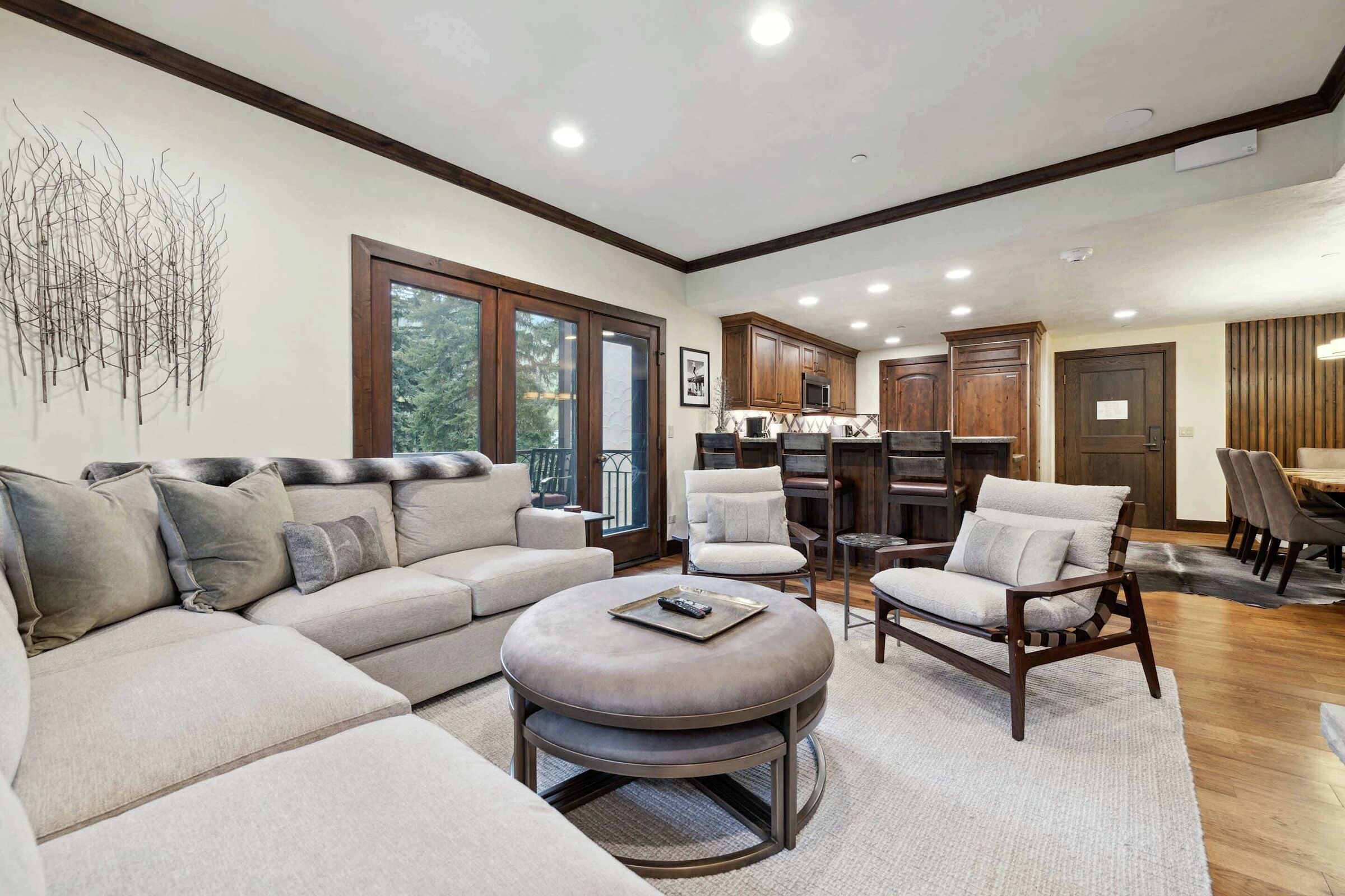 #C1105 - Living Area