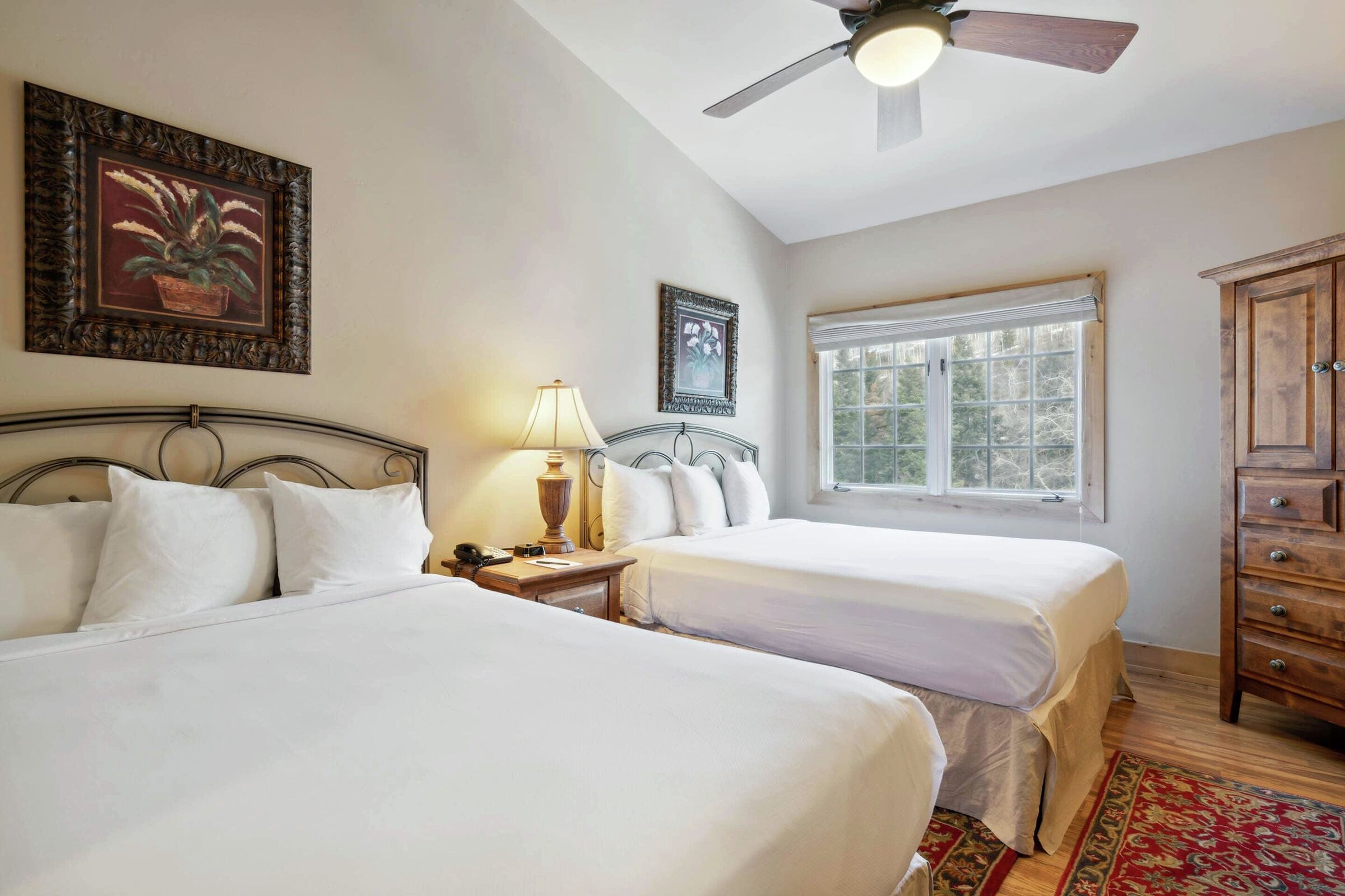 #B4305 - Bedroom