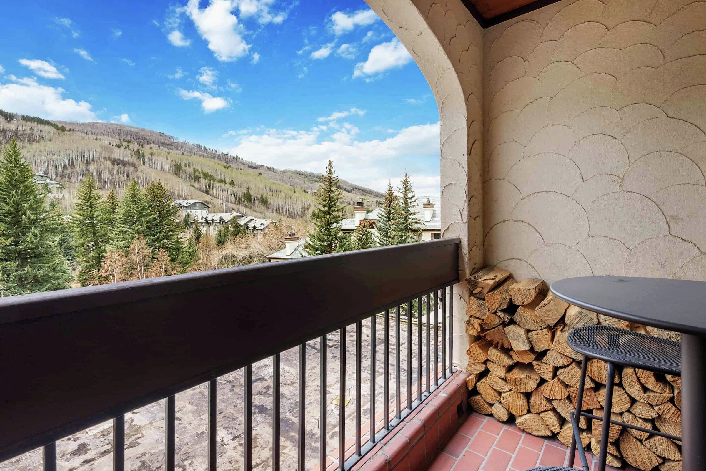 #D340 - Balcony