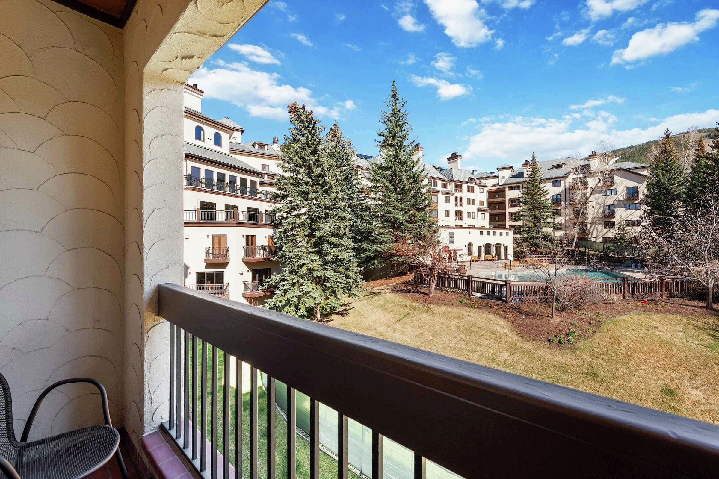 #E2105 - Balcony