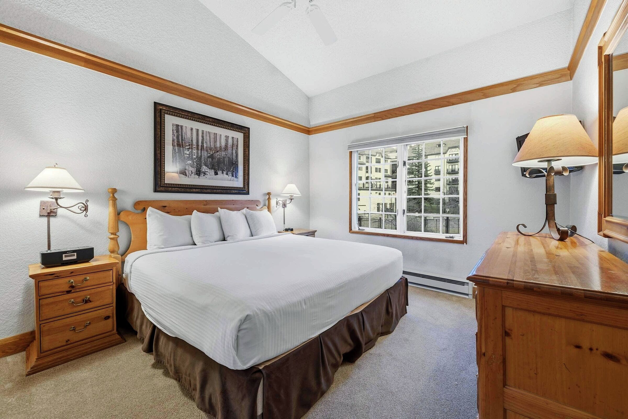 #E2105 - Master Bedroom