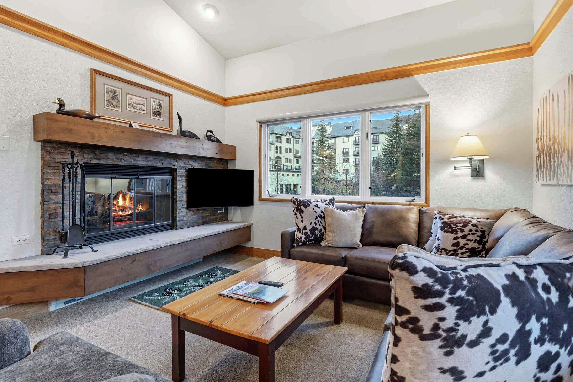 #E2105 - Living Area