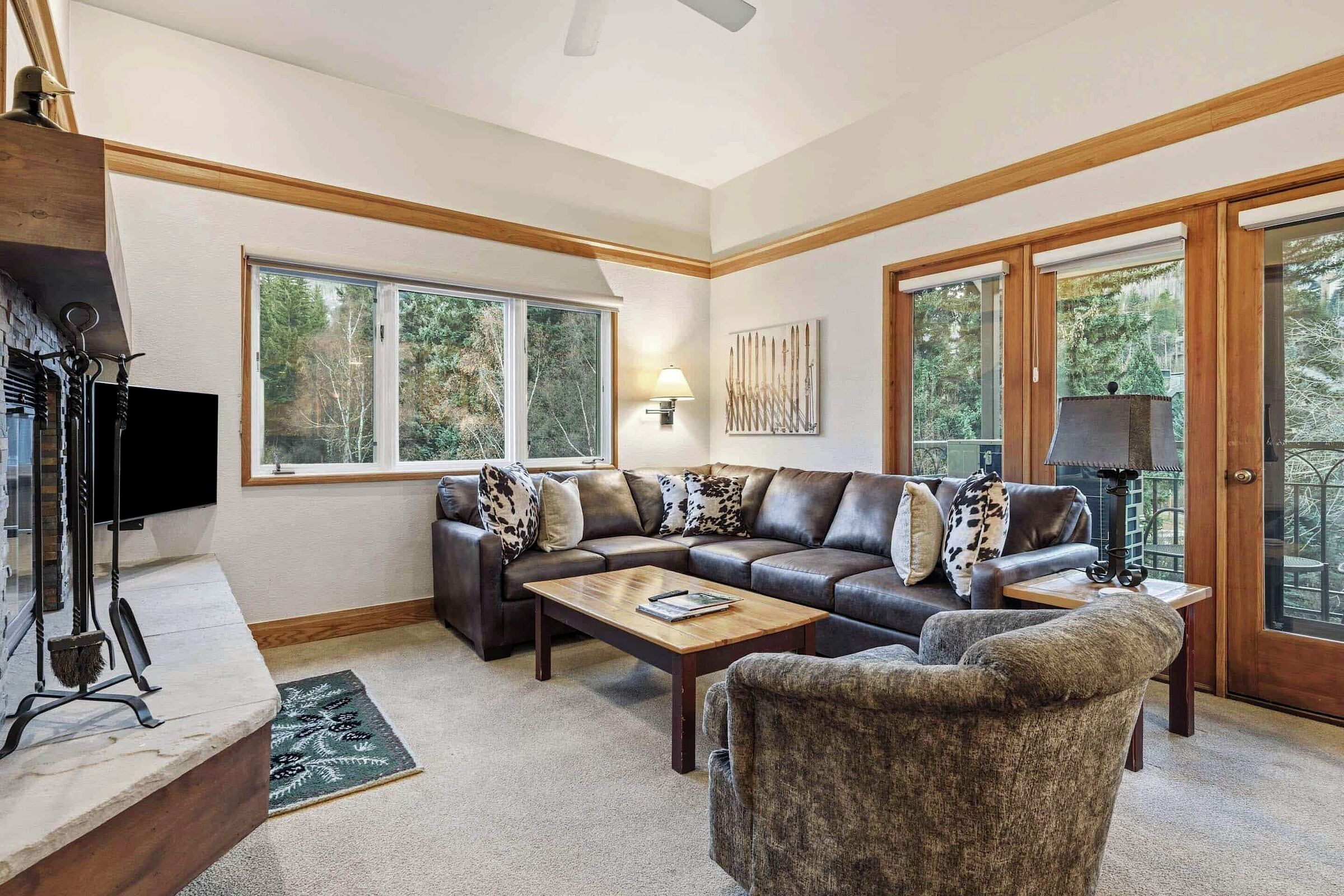 #E2105 - Living Area