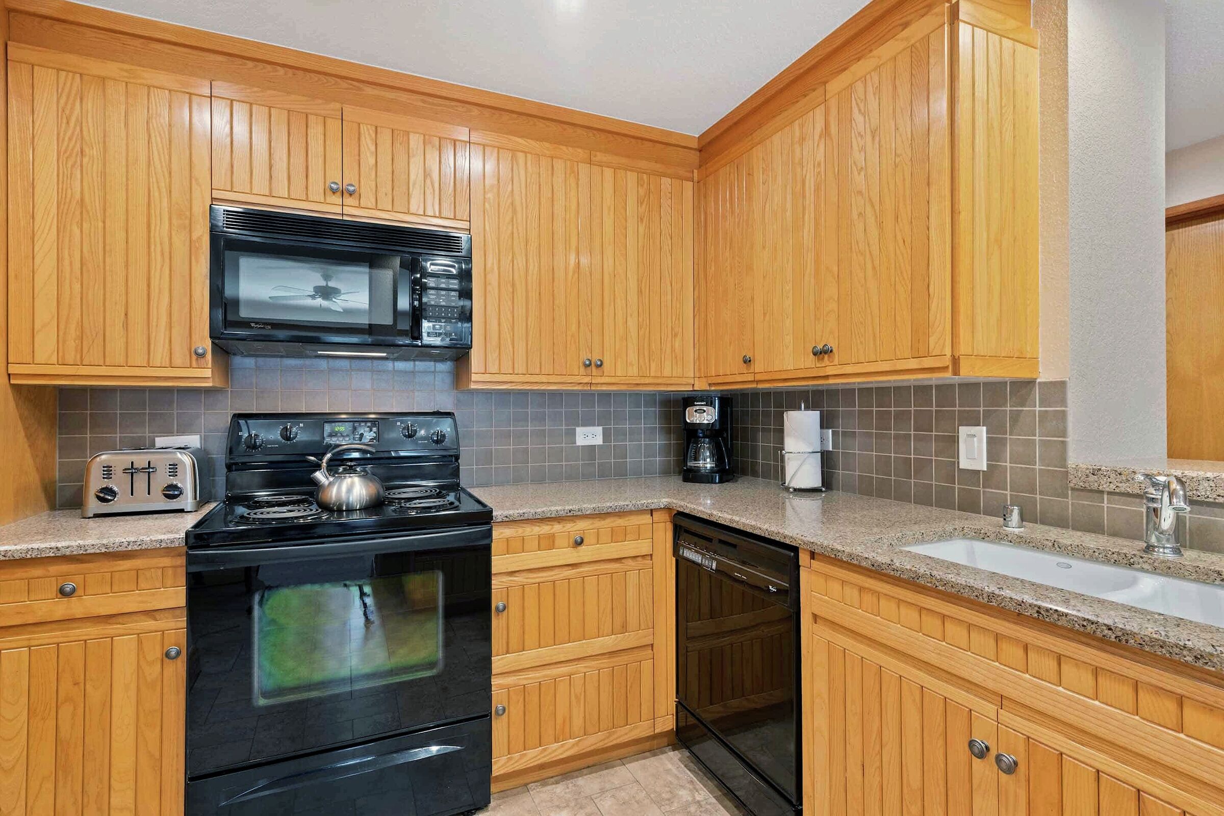 #F3305 - Kitchen