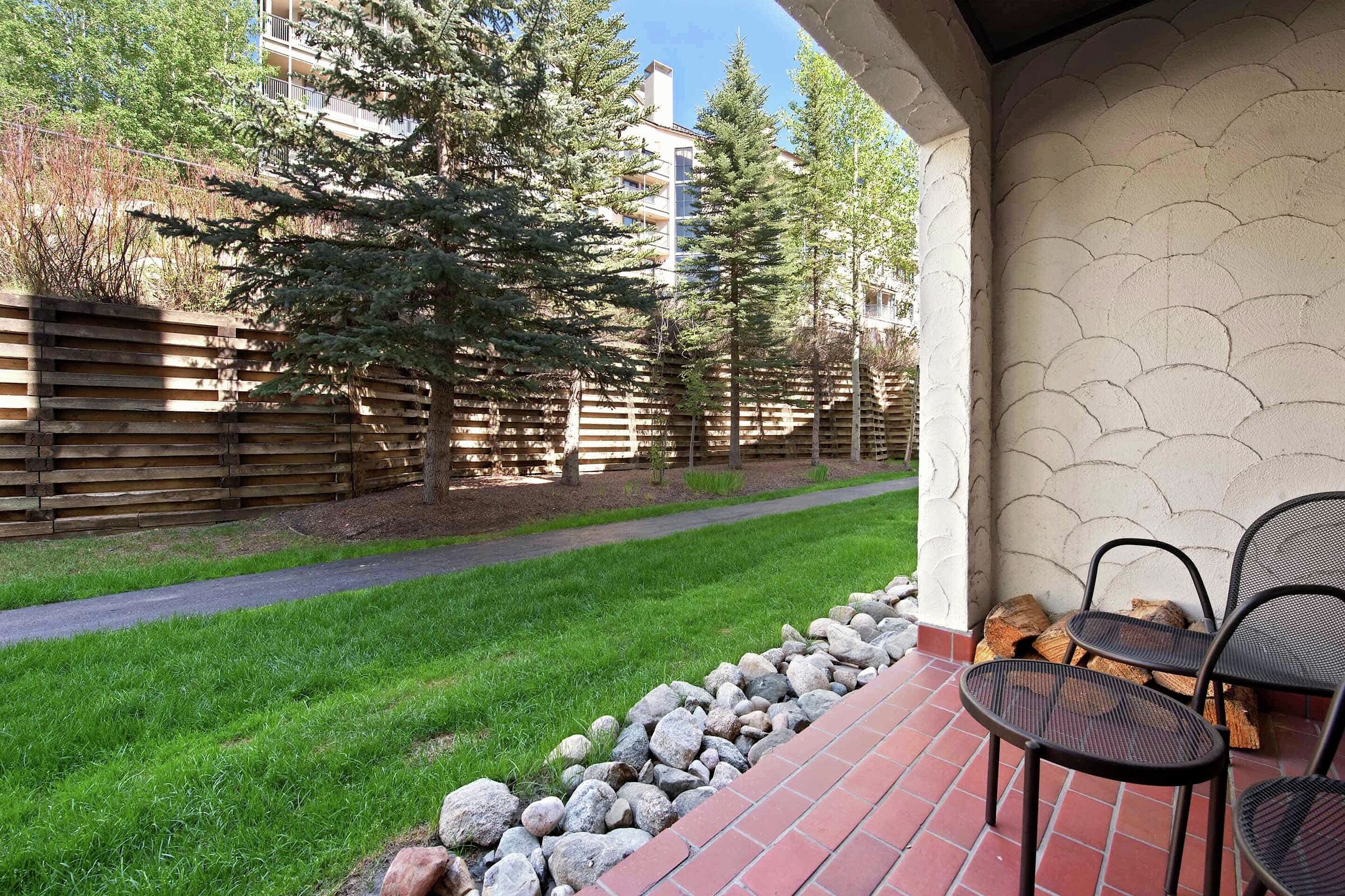 #A1505 - Patio
