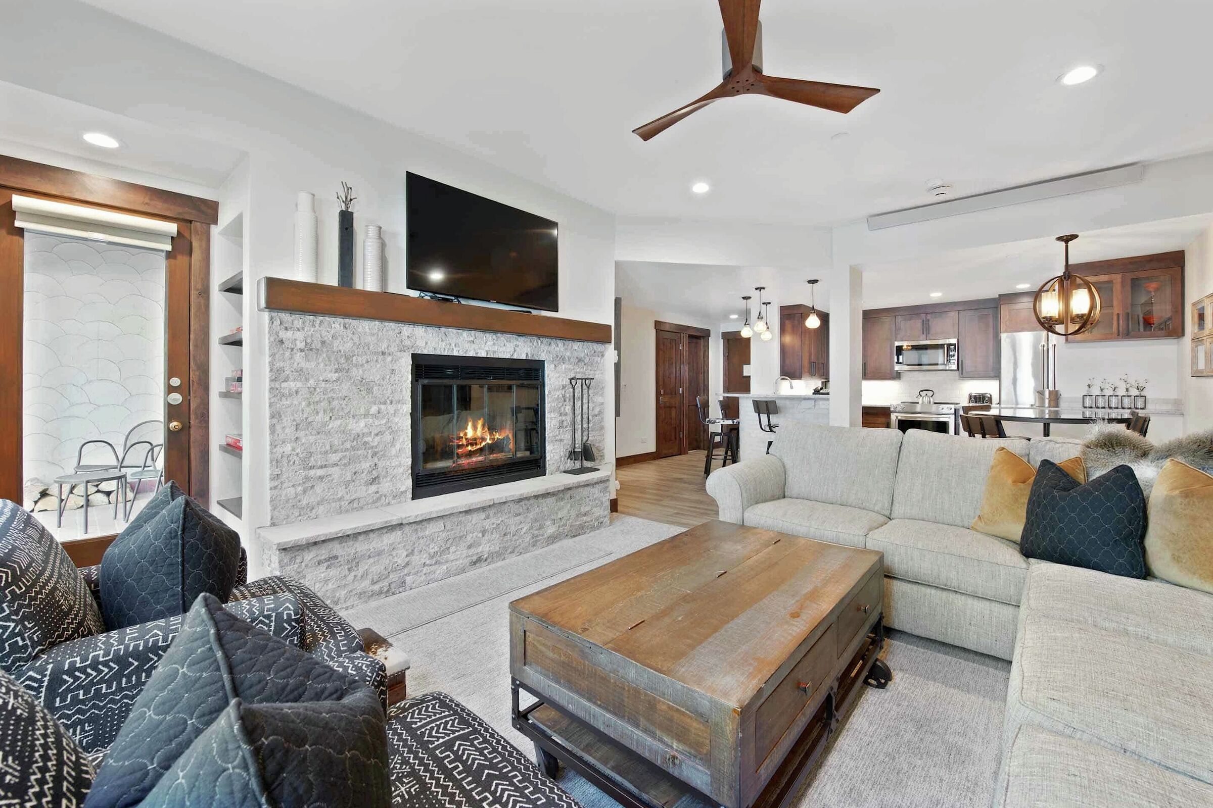 #A1505 - Living Area