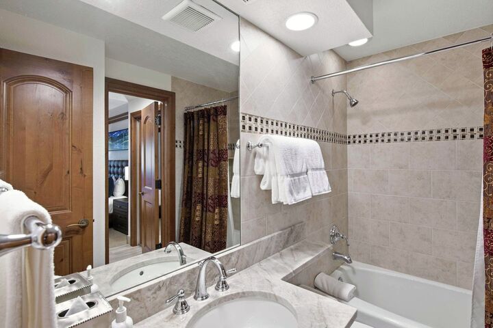 Master Ensuite Bathroom