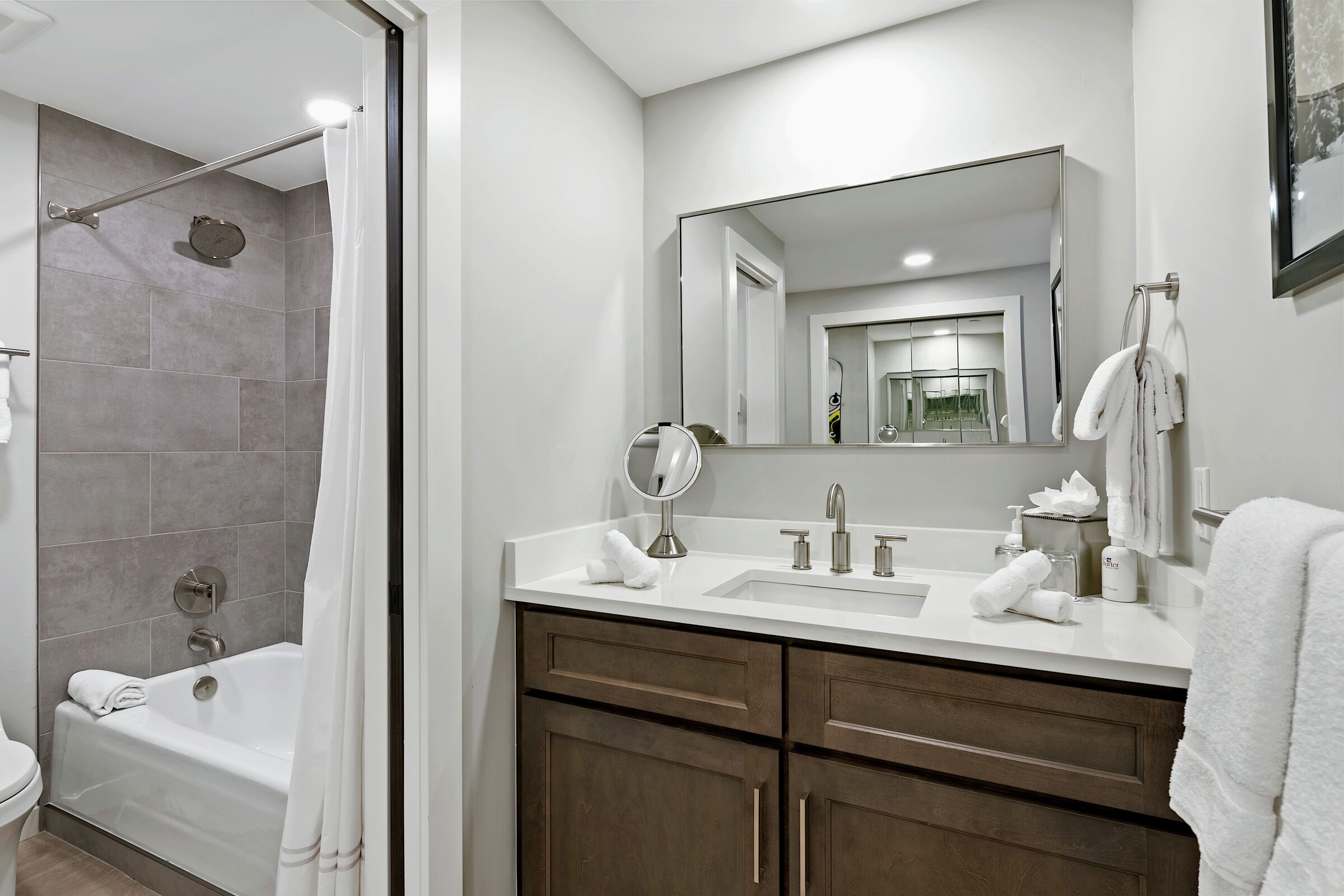 #A2505 - Ensuite Bathroom