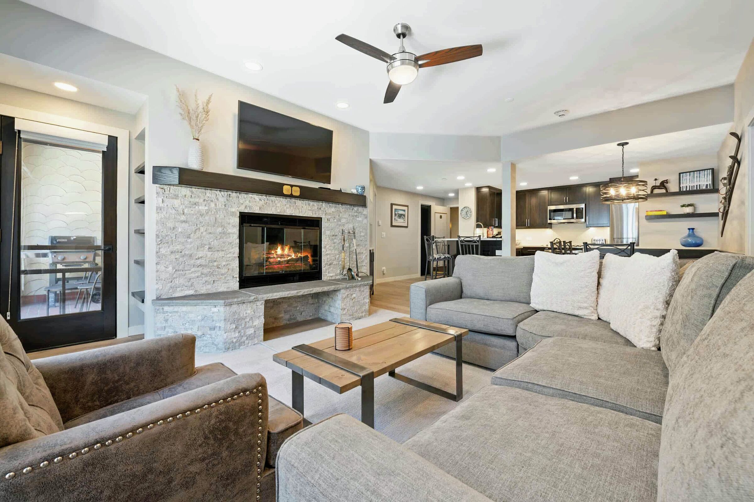 #A2505 - Living Area