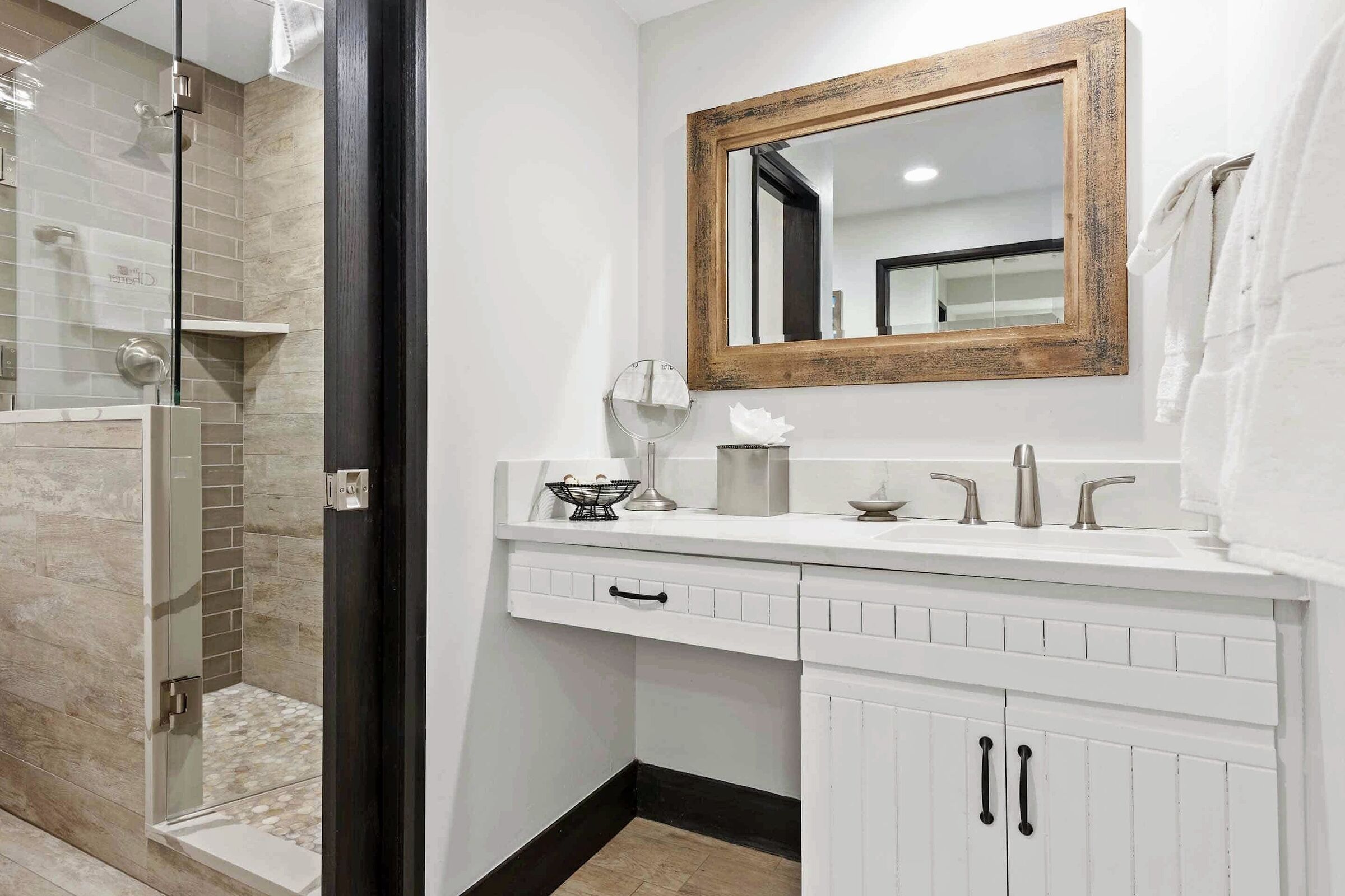 #B1305 - Bathroom