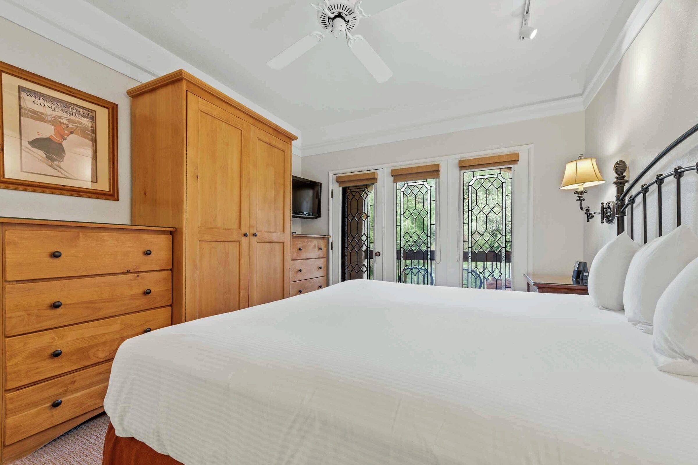 #B3305 - Master Bedroom