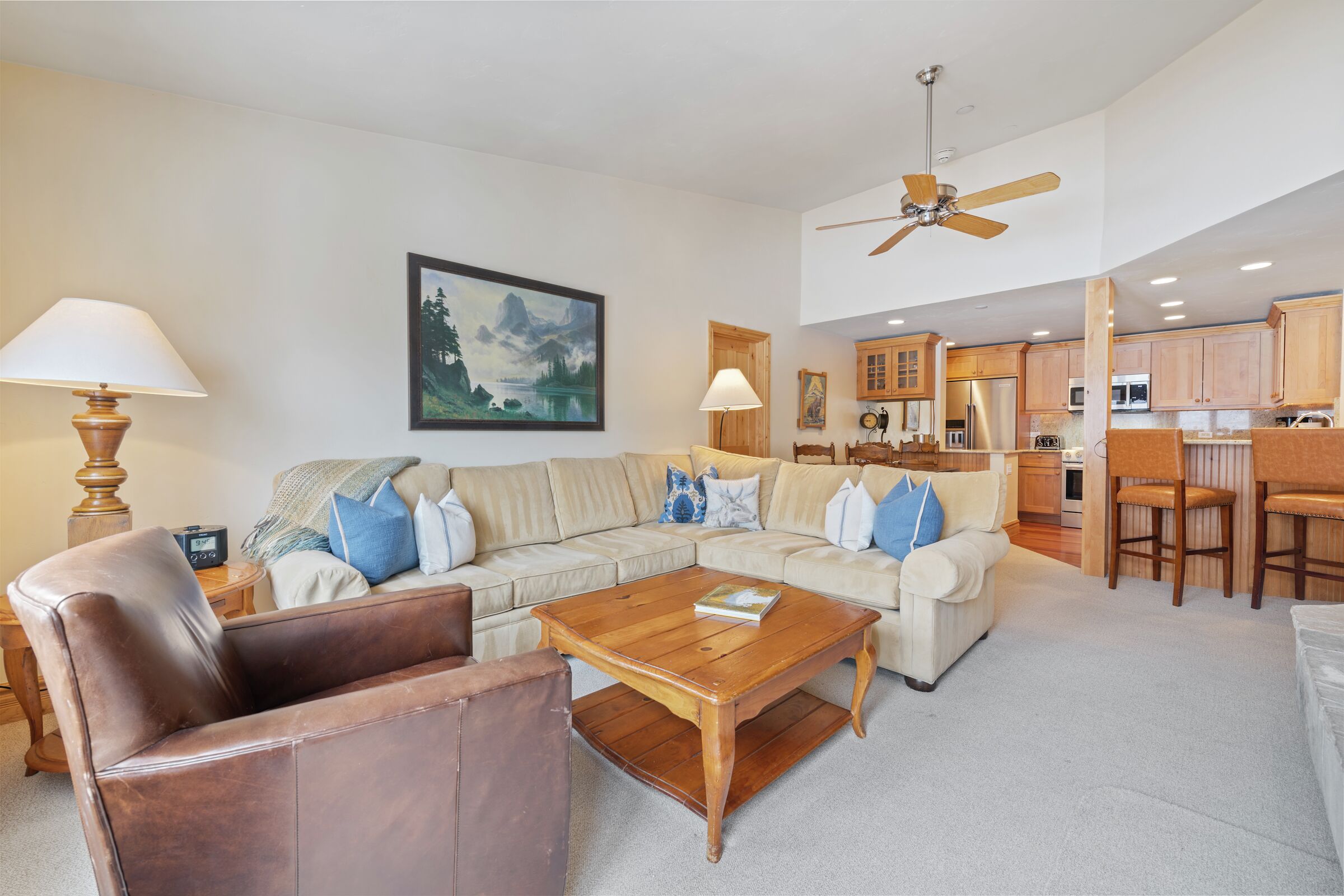 #B410 - Living Area