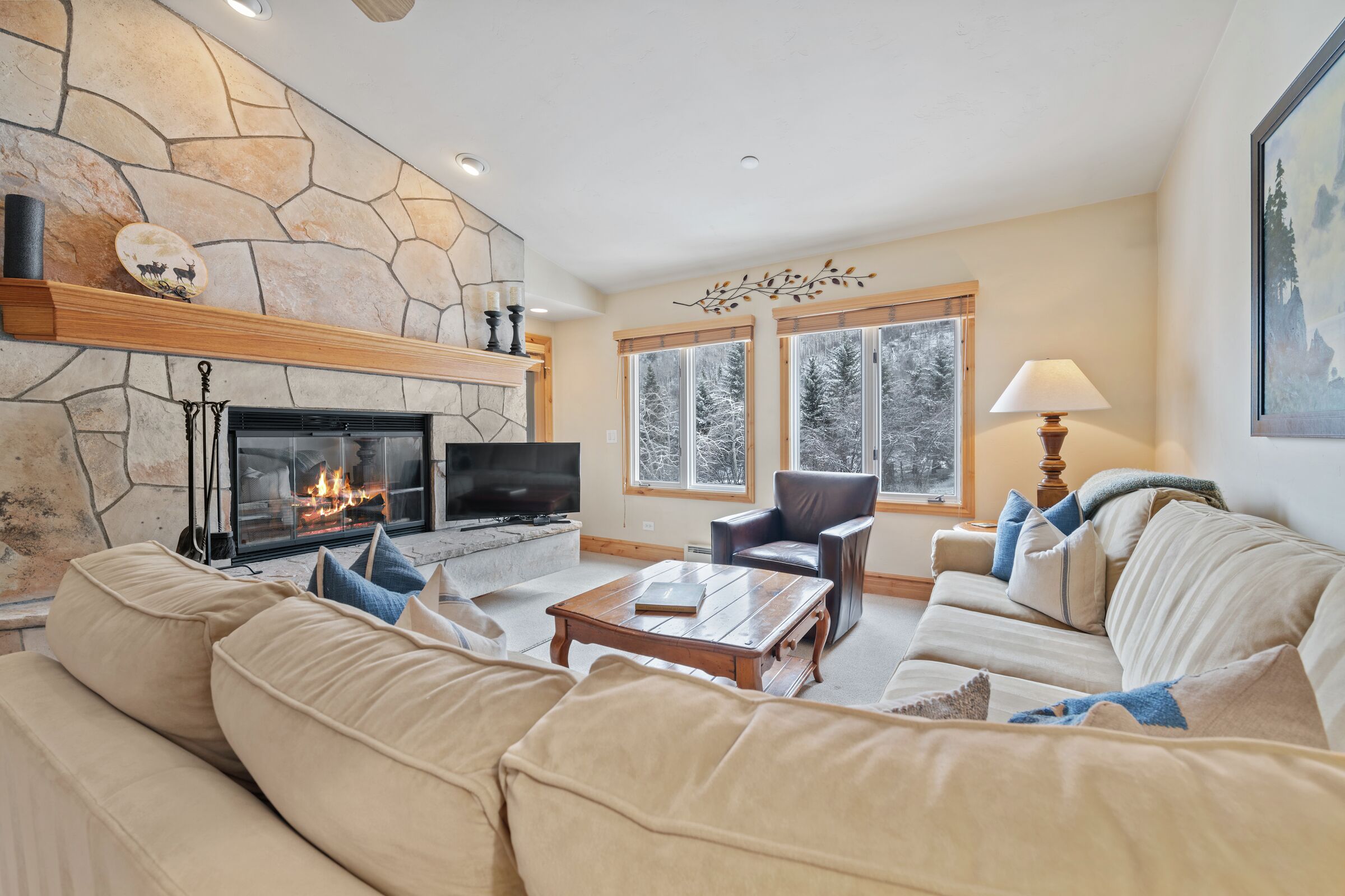 #B410 - Living Area