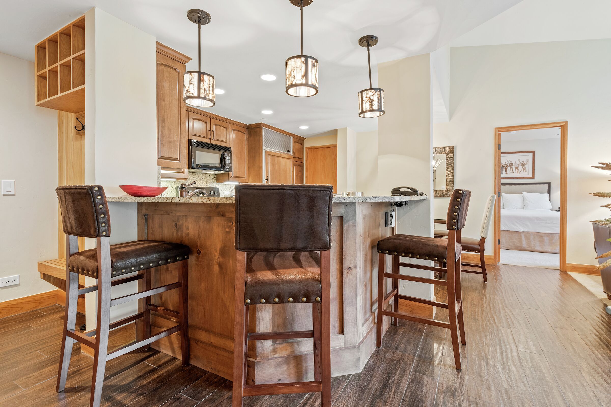 #B420 - Kitchen Bar