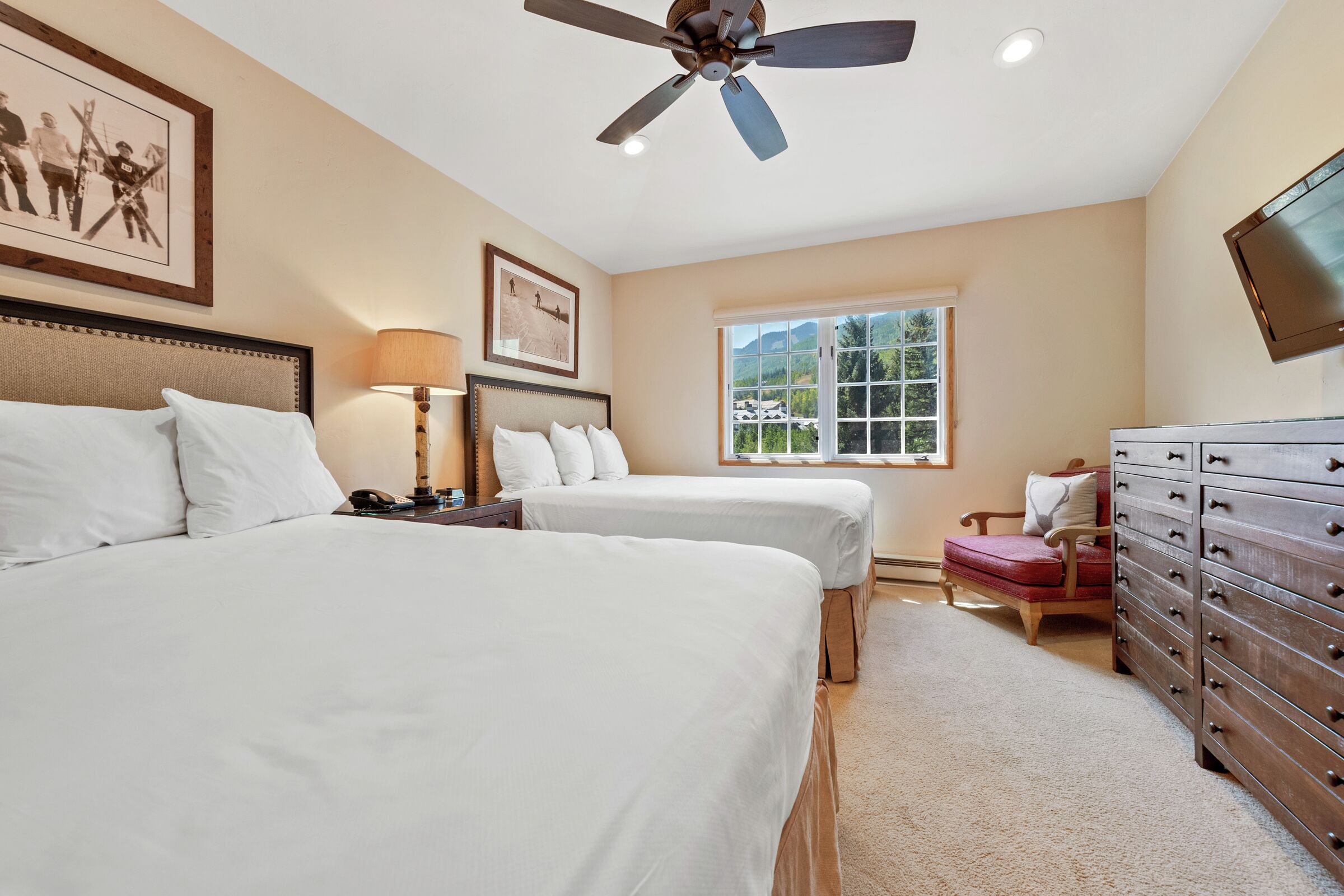 #B420 - Bedroom