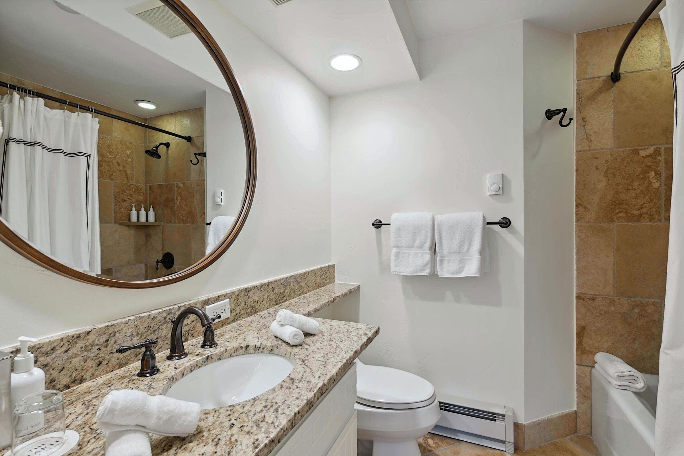 #C1305 - Master Ensuite Bathroom