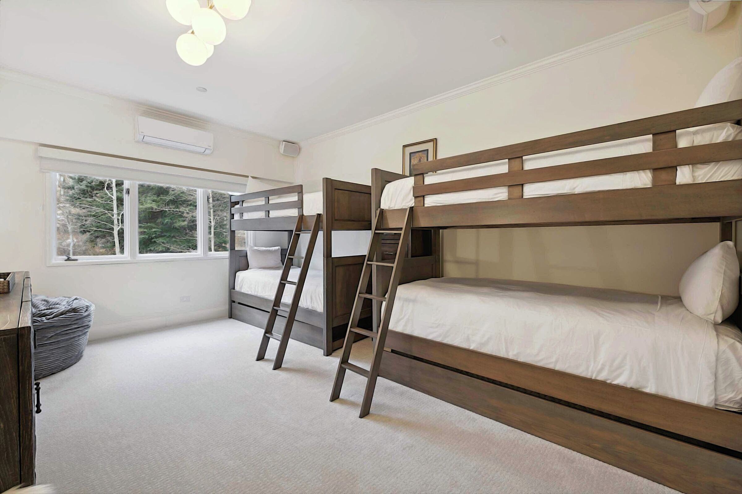 #C1305 - Bedroom