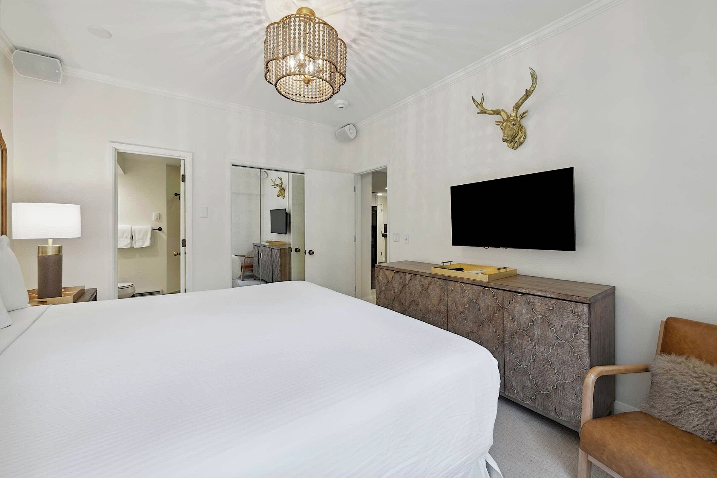 #C1305 - Master Bedroom