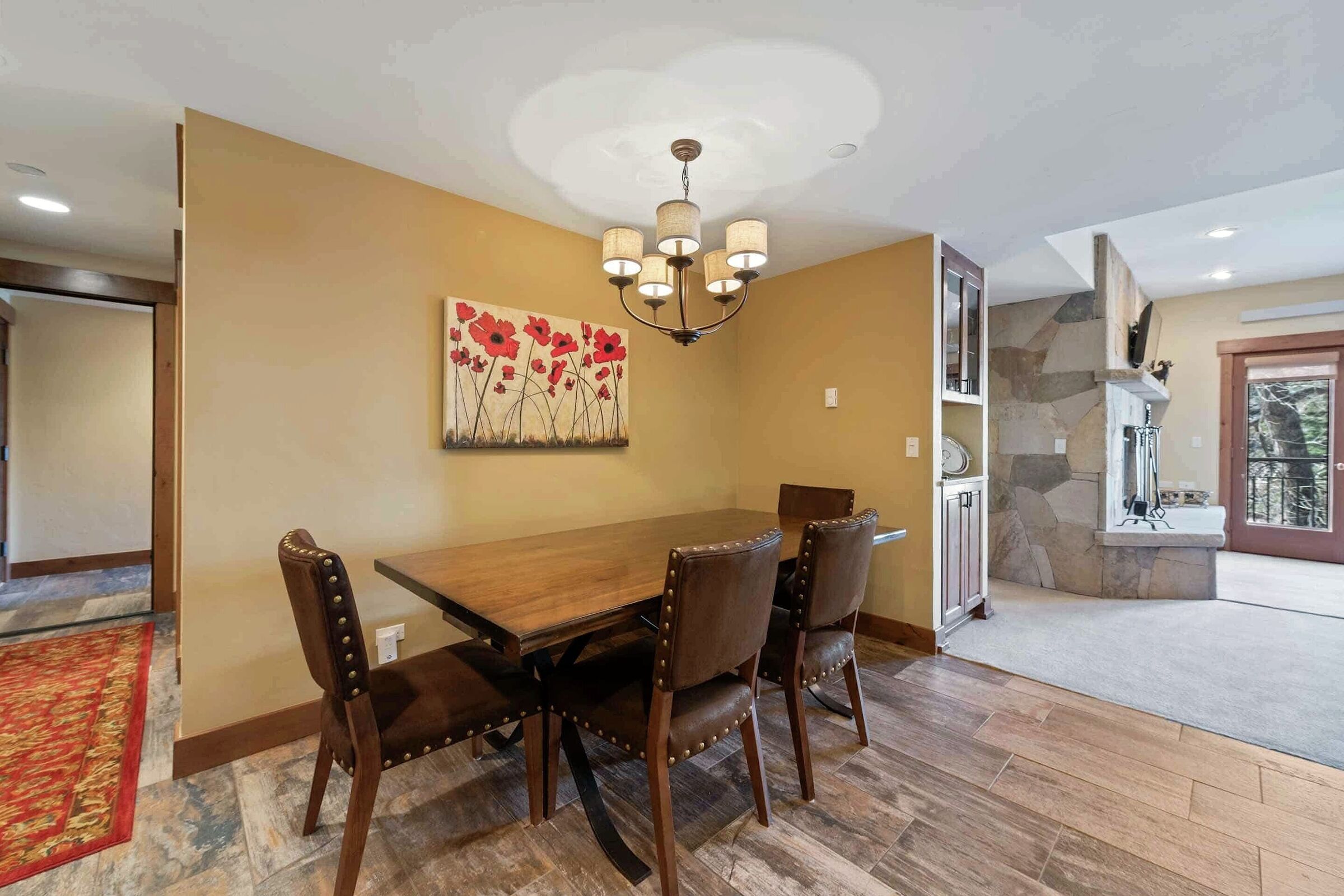 #C1405 - Dining Area