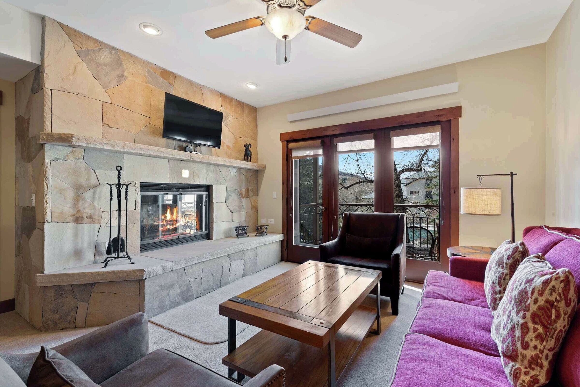 #C1405 - Living Area