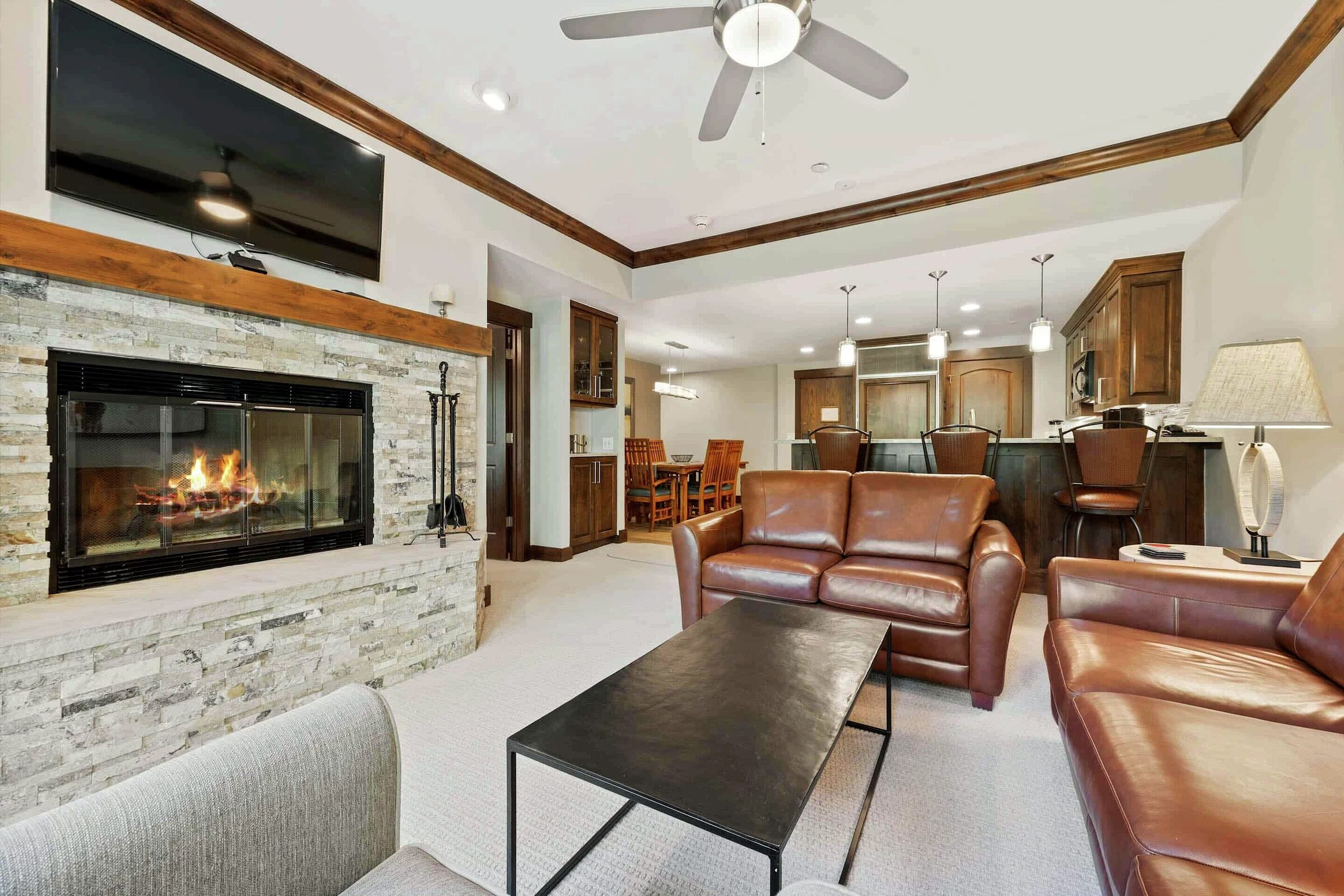 #C2305 - Living Area