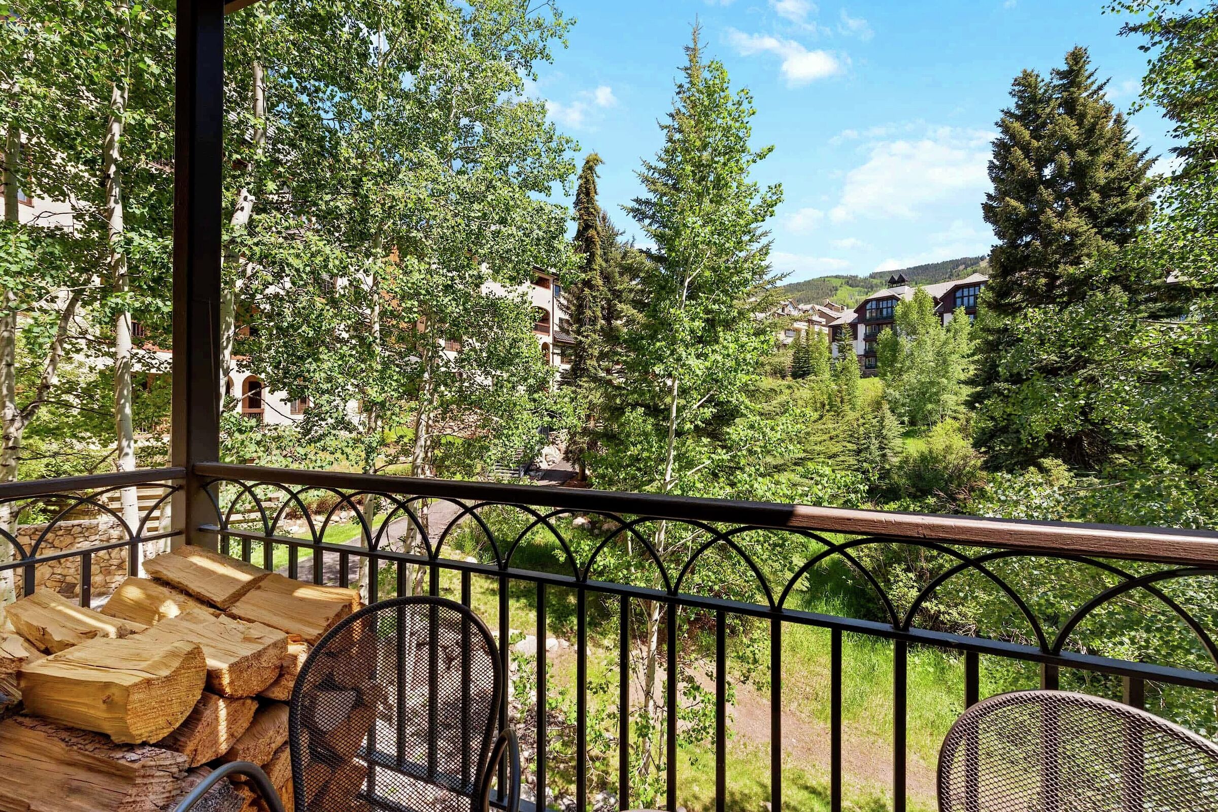 #C2305 - Balcony
