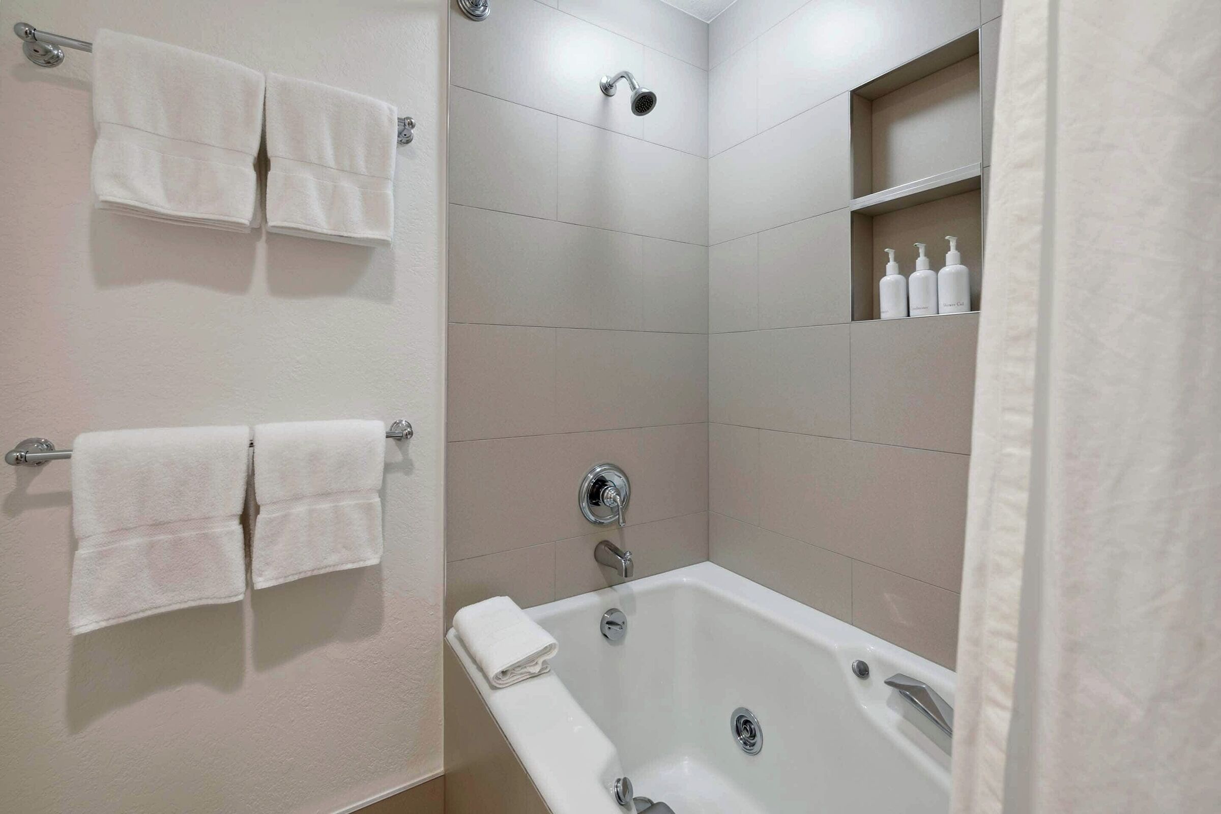#C250 - Ensuite Bathroom